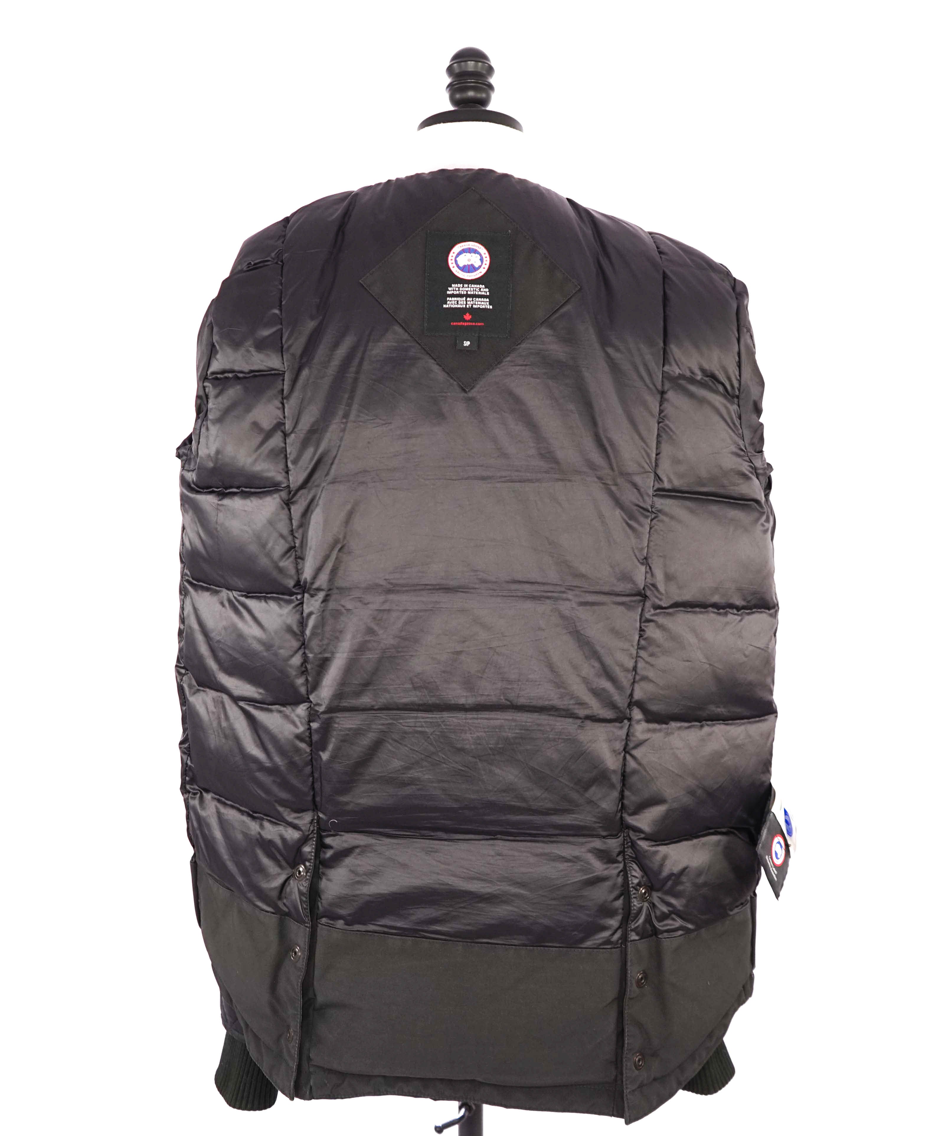 $1,095 CANADA GOOSE - "HENRICKSON" Black Water Resistant Down Coat - Small