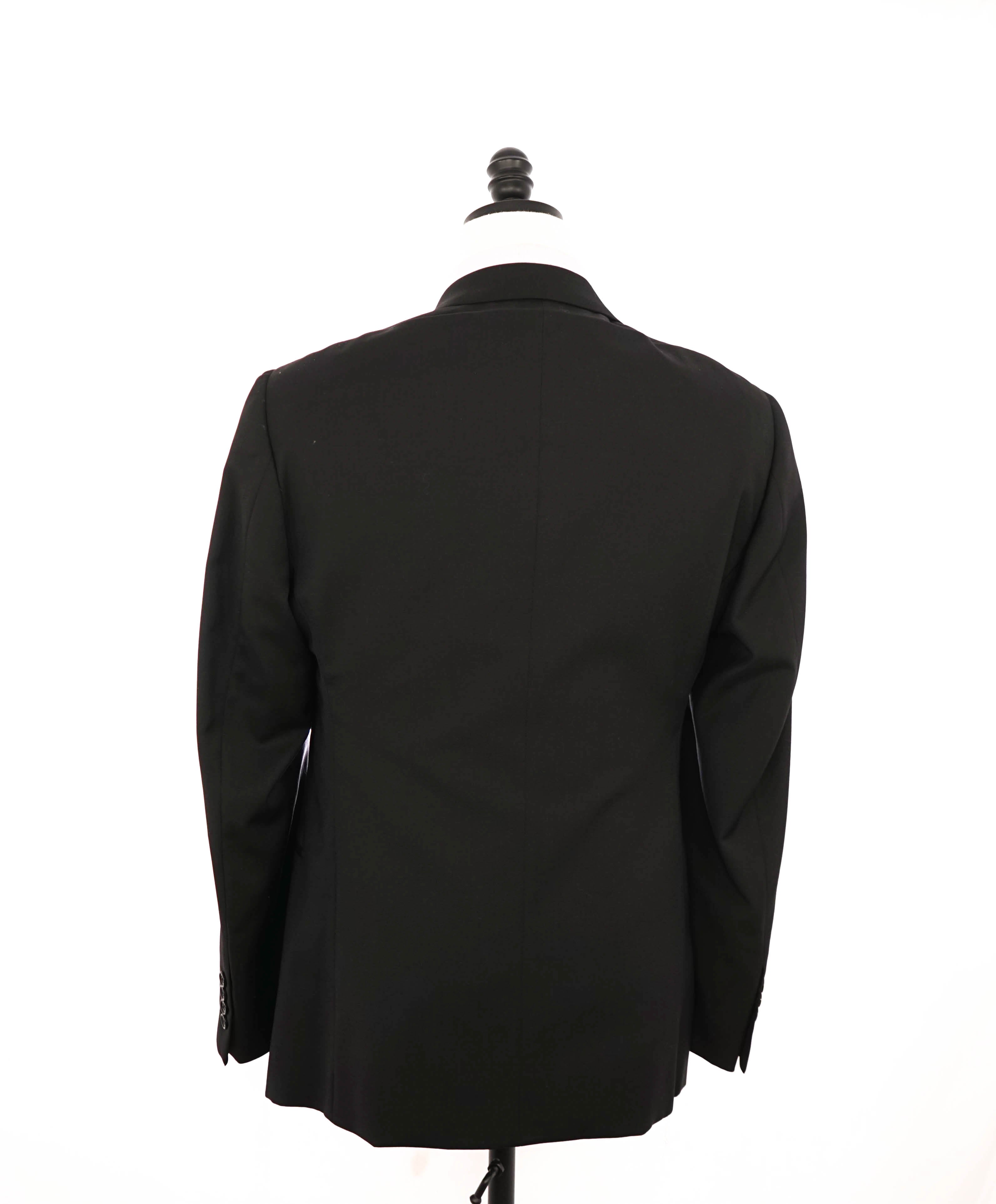 ARMANI COLLEZIONI - "G Line" Modern Solid Black Notch Lapel Suit - 38R