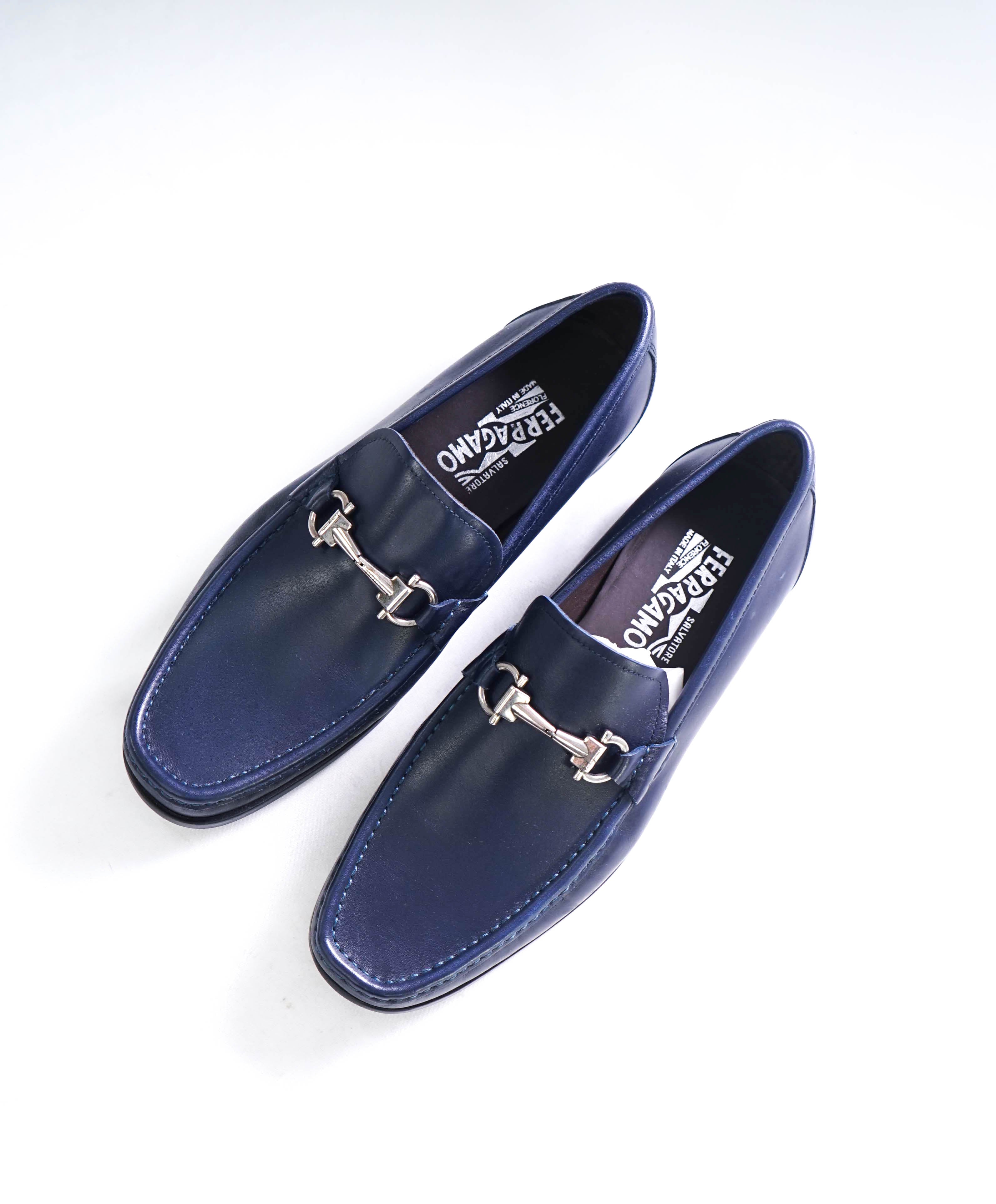 $850 SALVATORE FERRAGAMO - "GAMES" Navy Blue Leather Gancini Loafer- 8 EEE