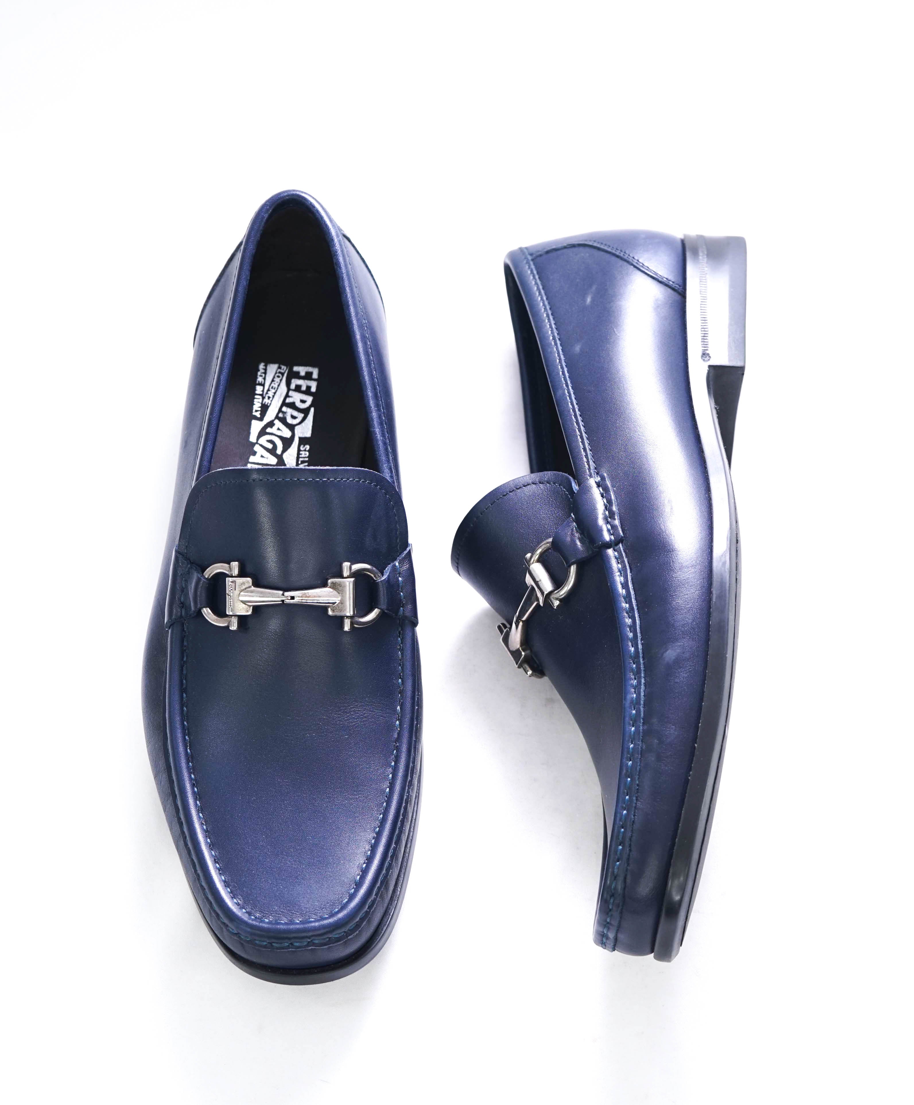 $850 SALVATORE FERRAGAMO - "GAMES" Navy Blue Leather Gancini Loafer- 8 EEE