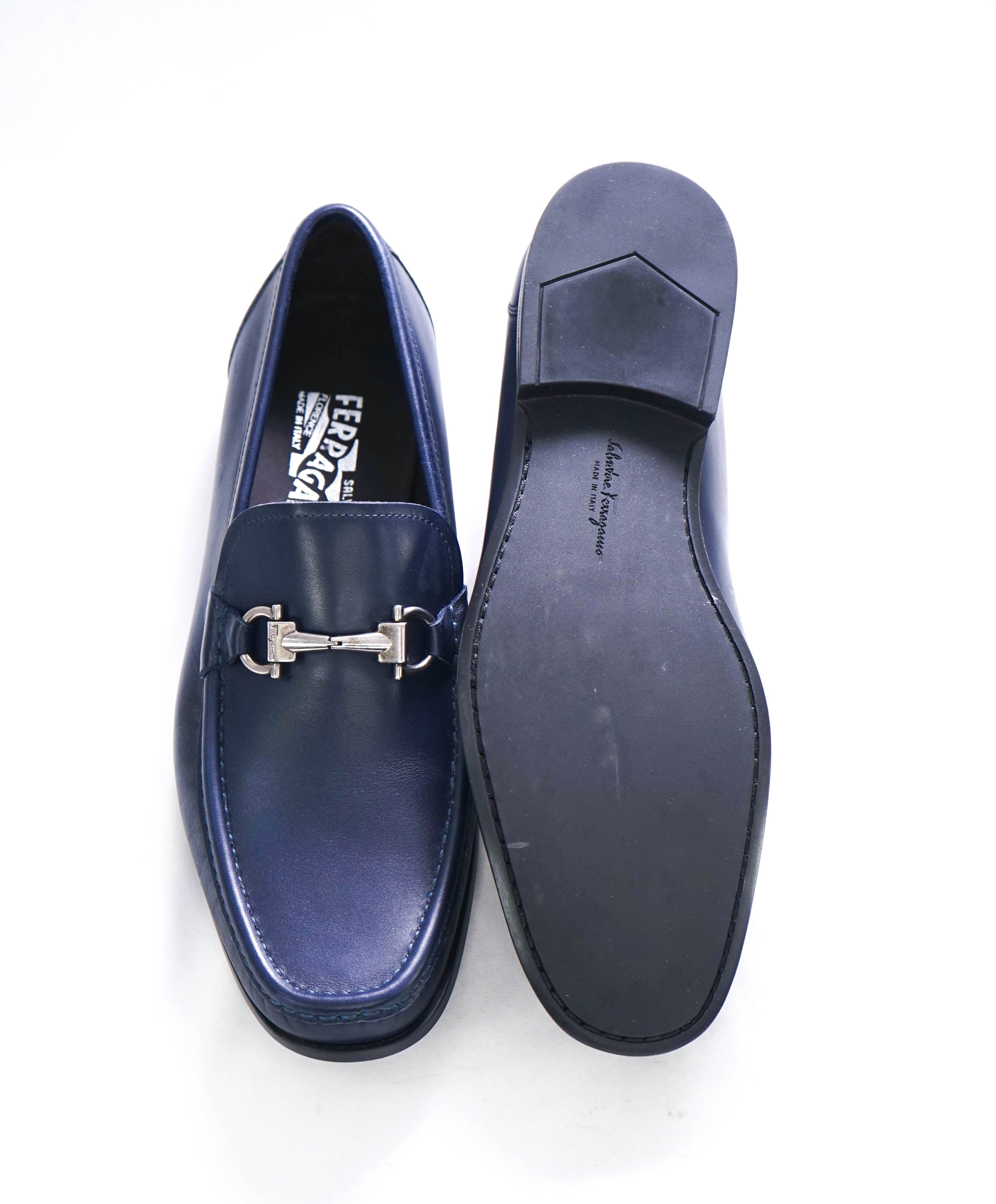 $850 SALVATORE FERRAGAMO - "GAMES" Navy Blue Leather Gancini Loafer- 8 EEE