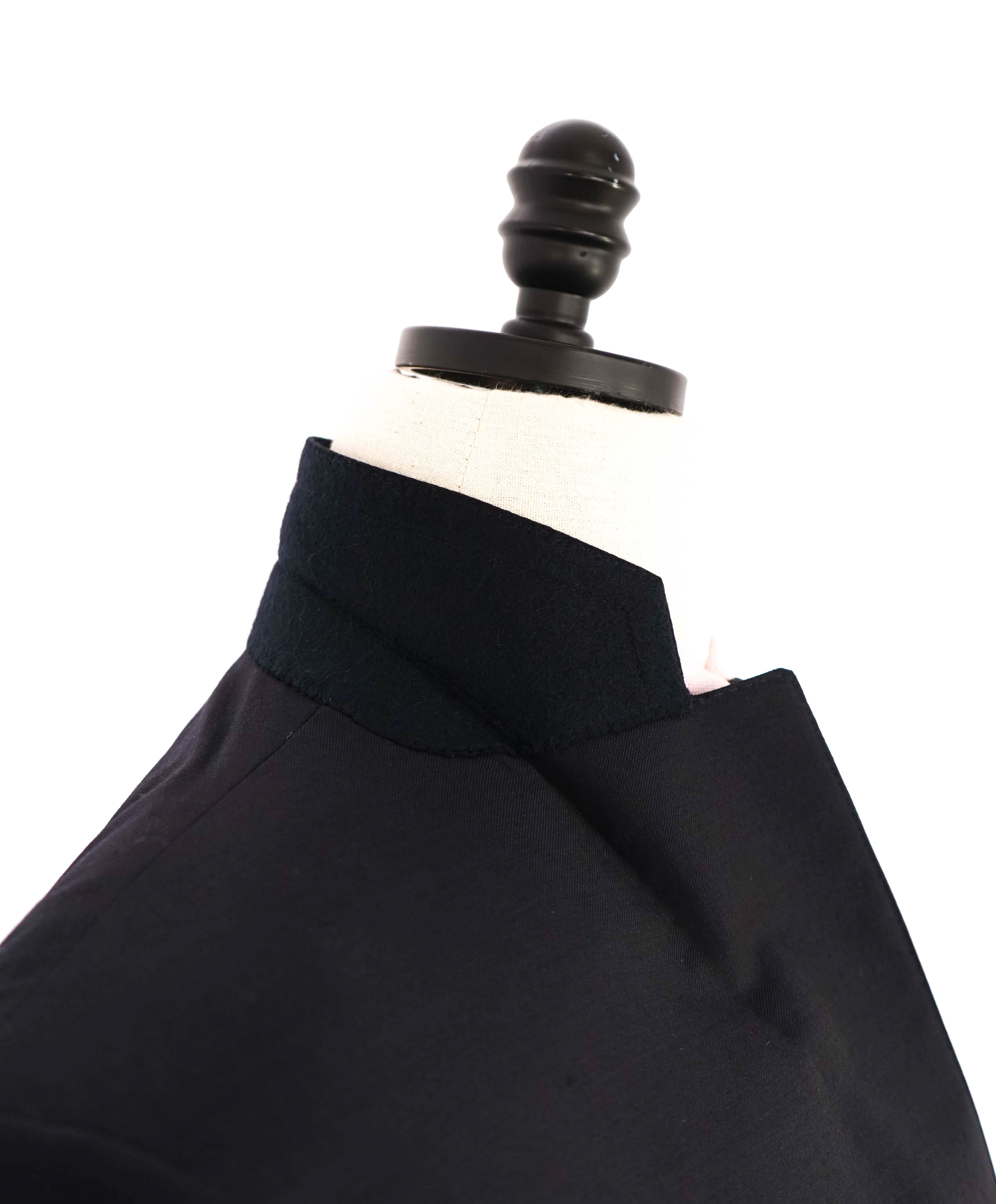 $1,795 CANALI - *CLOSET STAPLE* Solid Navy Blue Notch Lapel Blazer - 42R US