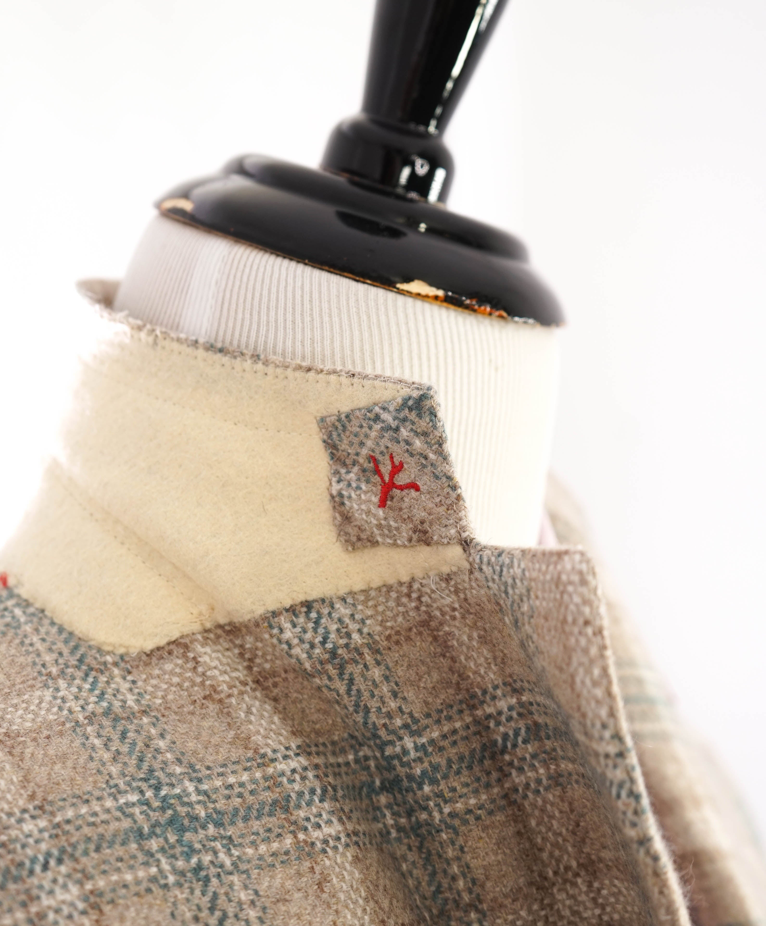 $4,995 ISAIA - 98% CASHMERE Neutral Beige Plaid Logo Blazer - 44R