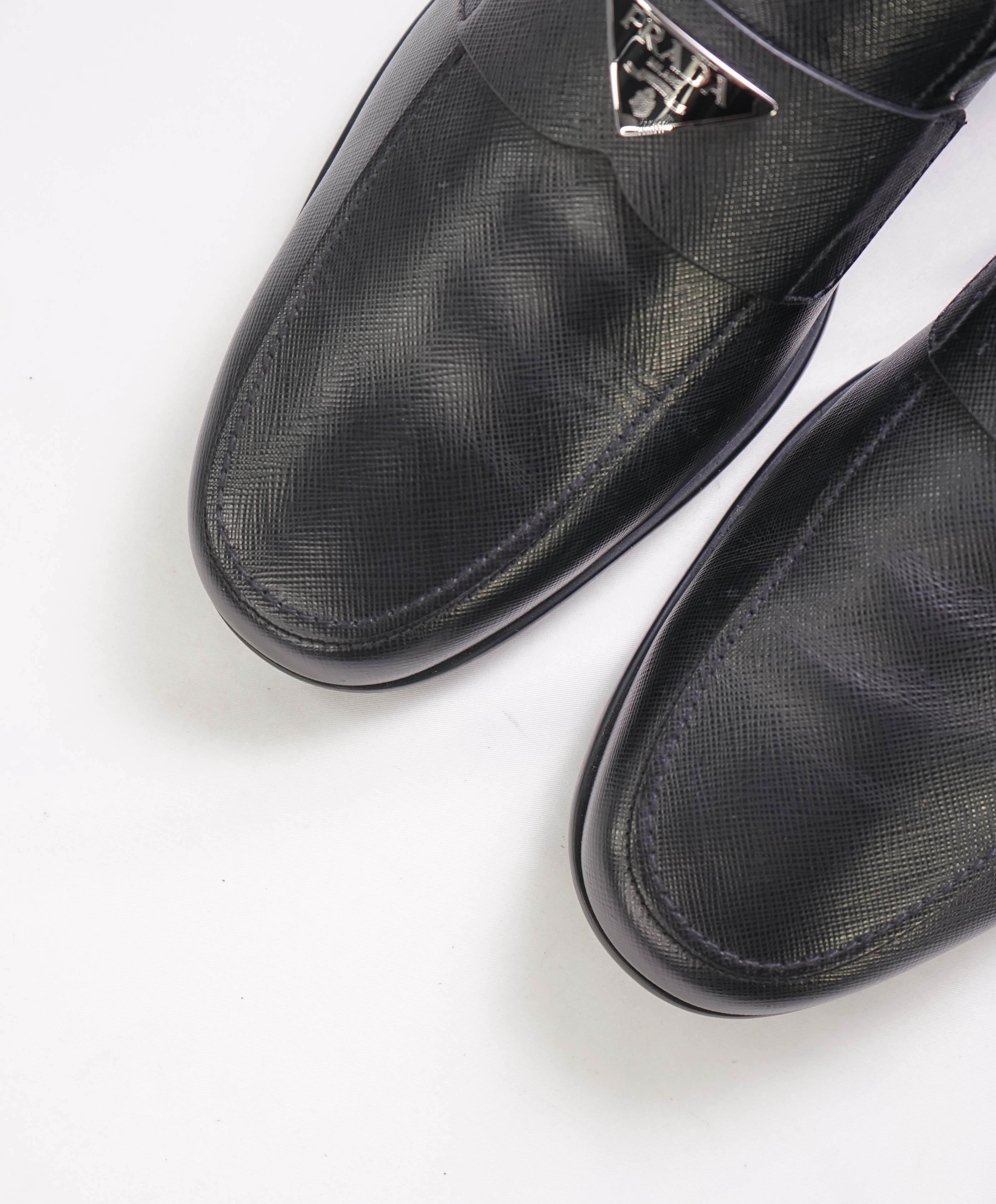 $950 PRADA - Black Saffiano Leather LOGO Loafers - 13 US (12 Prada)