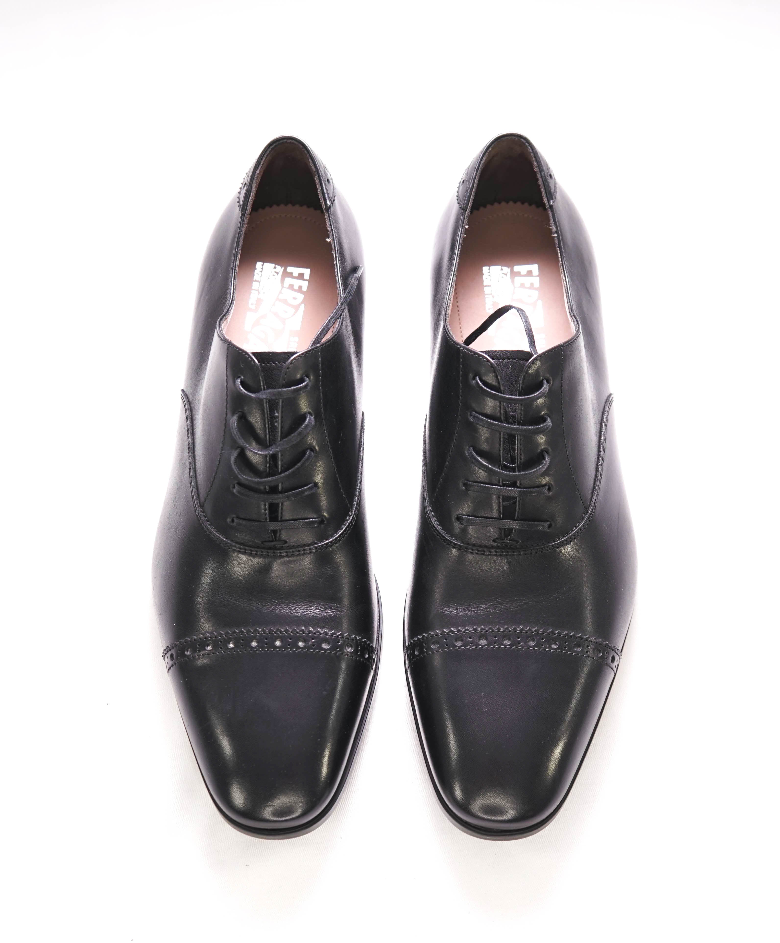 $800 SALVATORE FERRAGAMO - Cap-Toe Gancini Logo Black Leather Oxford - 8 US