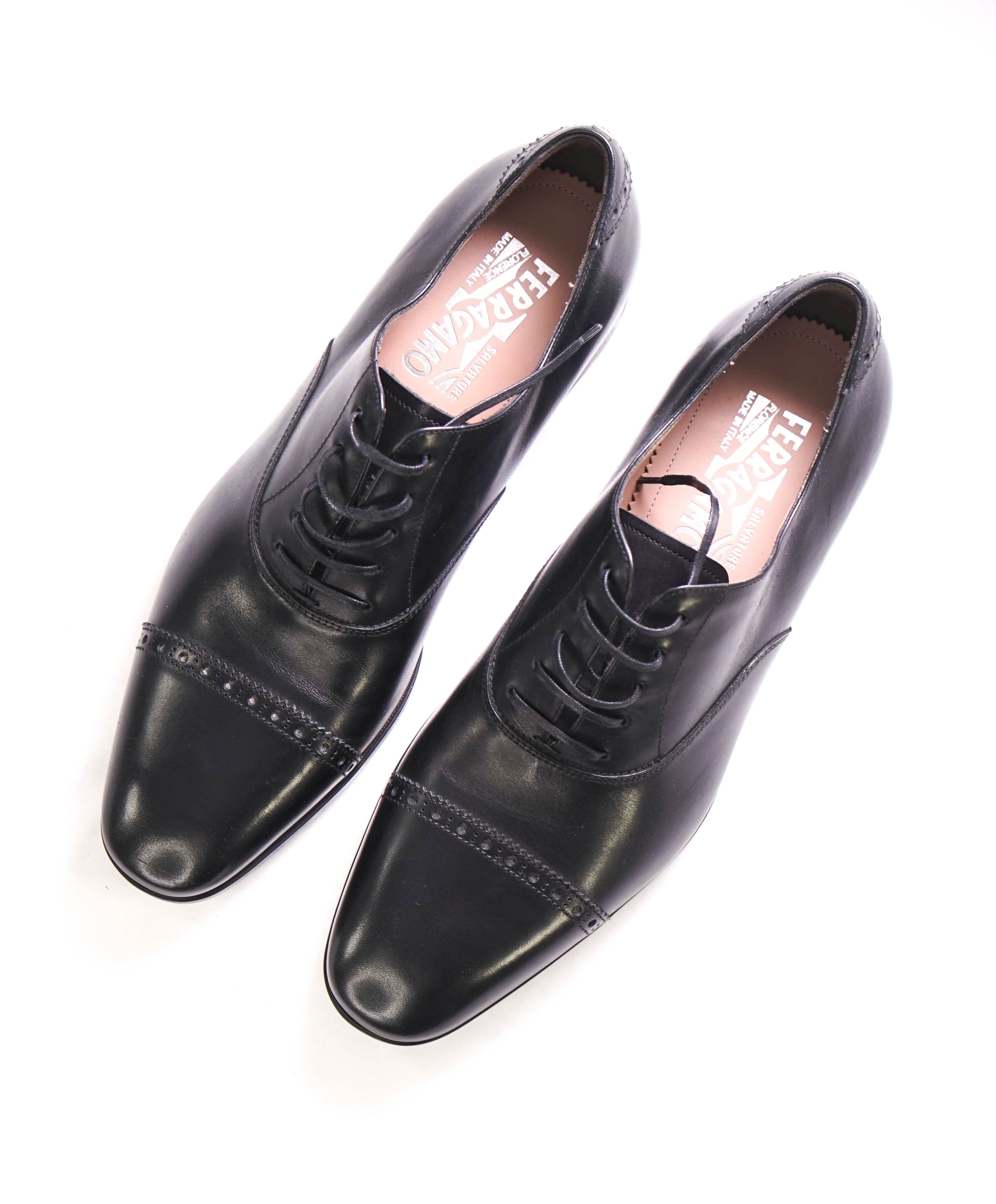 $800 SALVATORE FERRAGAMO - Cap-Toe Gancini Logo Black Leather Oxford - 8 US