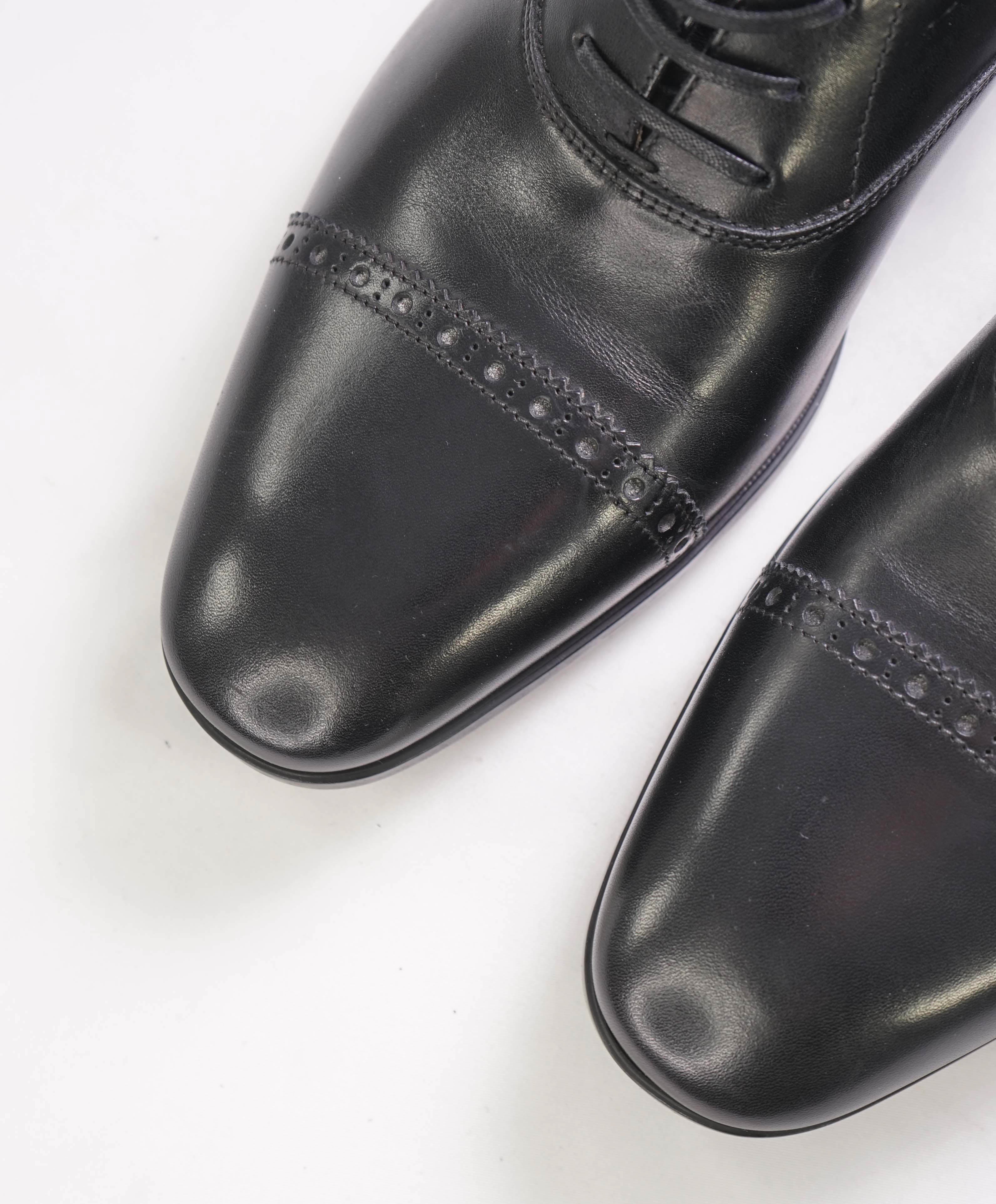 $800 SALVATORE FERRAGAMO - Cap-Toe Gancini Logo Black Leather Oxford - 8 US