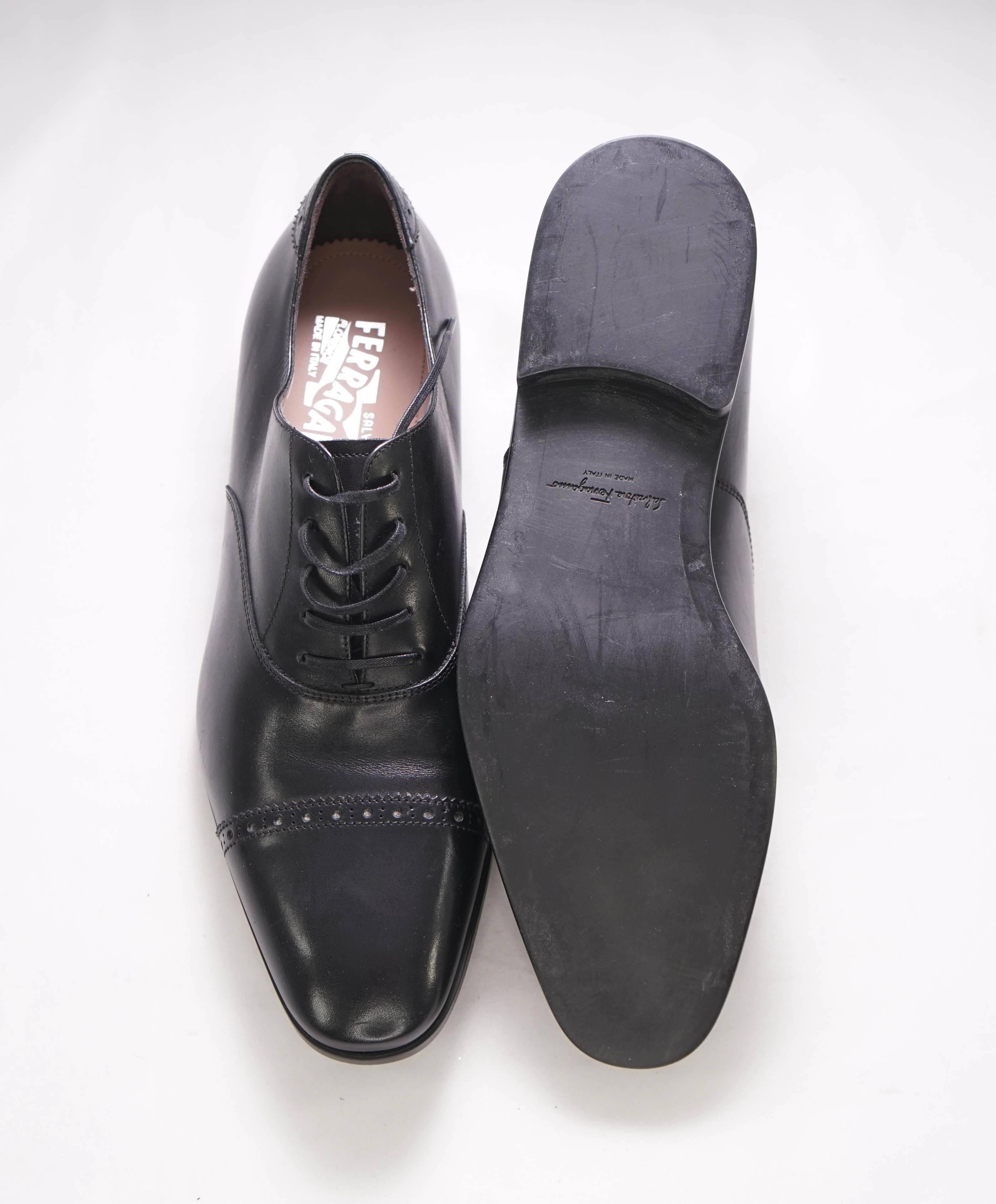 $800 SALVATORE FERRAGAMO - Cap-Toe Gancini Logo Black Leather Oxford - 8 US