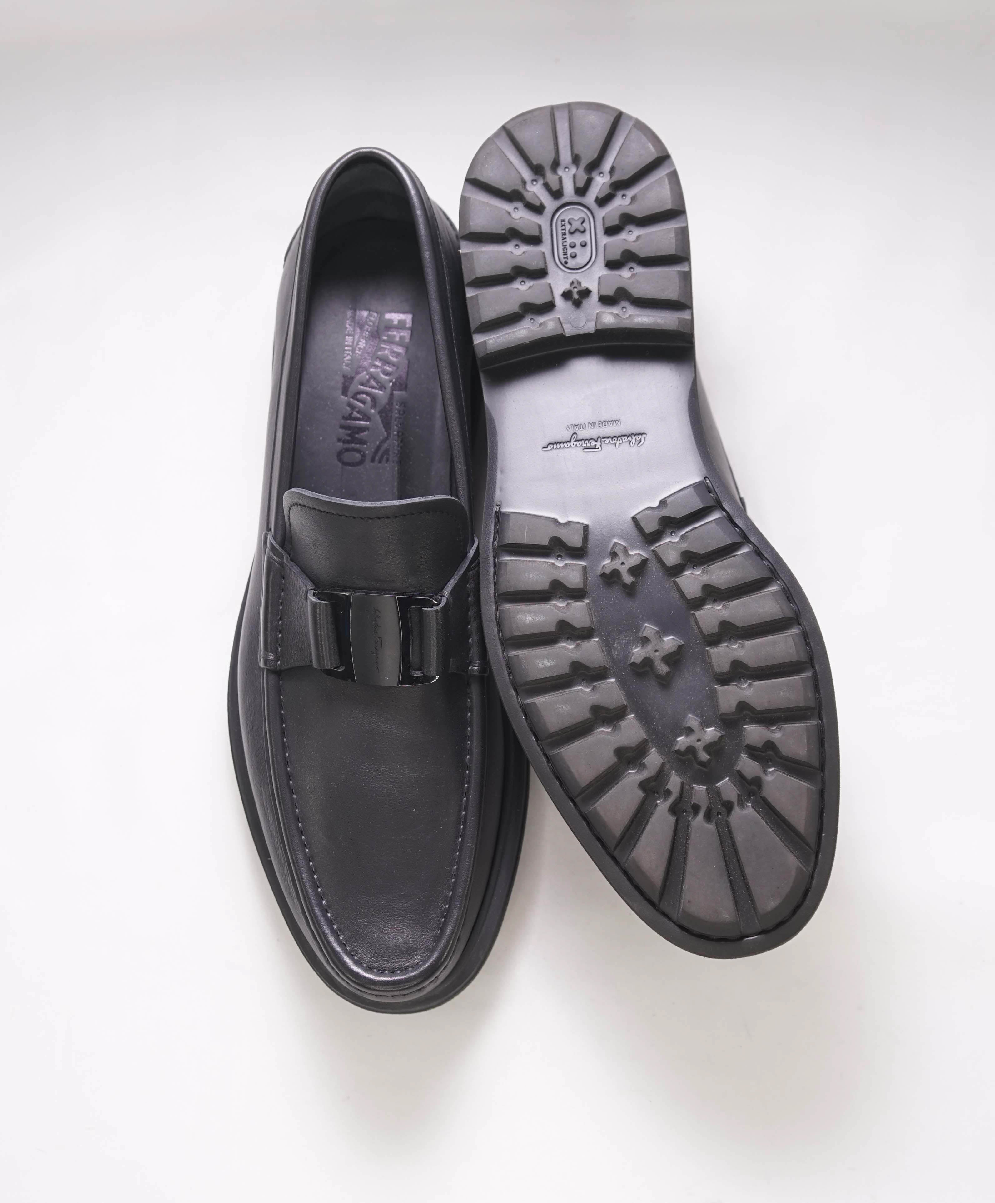 $930 SALVATORE FERRAGAMO - *SARDEGNA* Black Lug Sole Loafer - 9.5 US