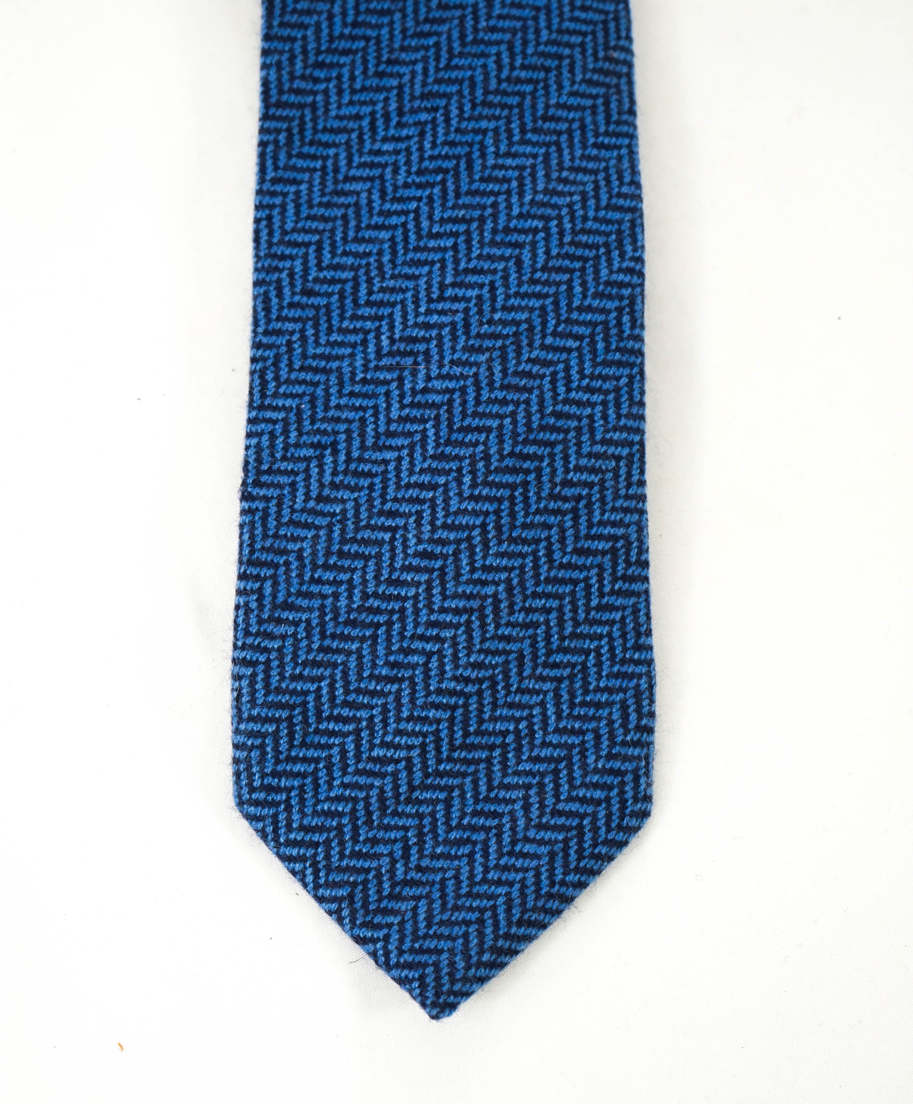 $240 DRAKE'S - Pure CASHHMERE Baby Blue Herringbone Tie 3.25" - Tiie