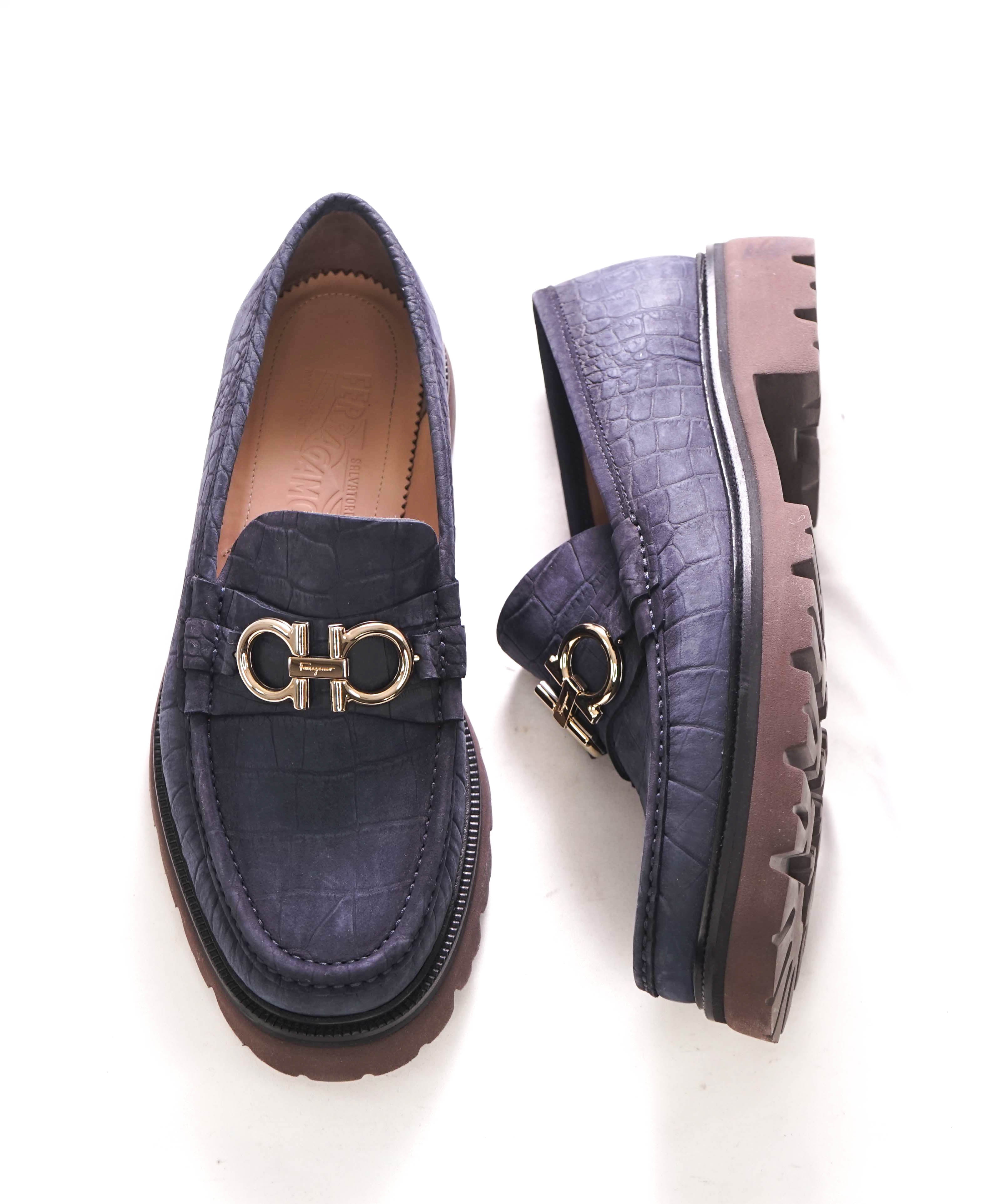 $930 SALVATORE FERRAGAMO - *BLEEKER* Blue Embossed Croc Lug Sole Loafer - 9.5 EEE
