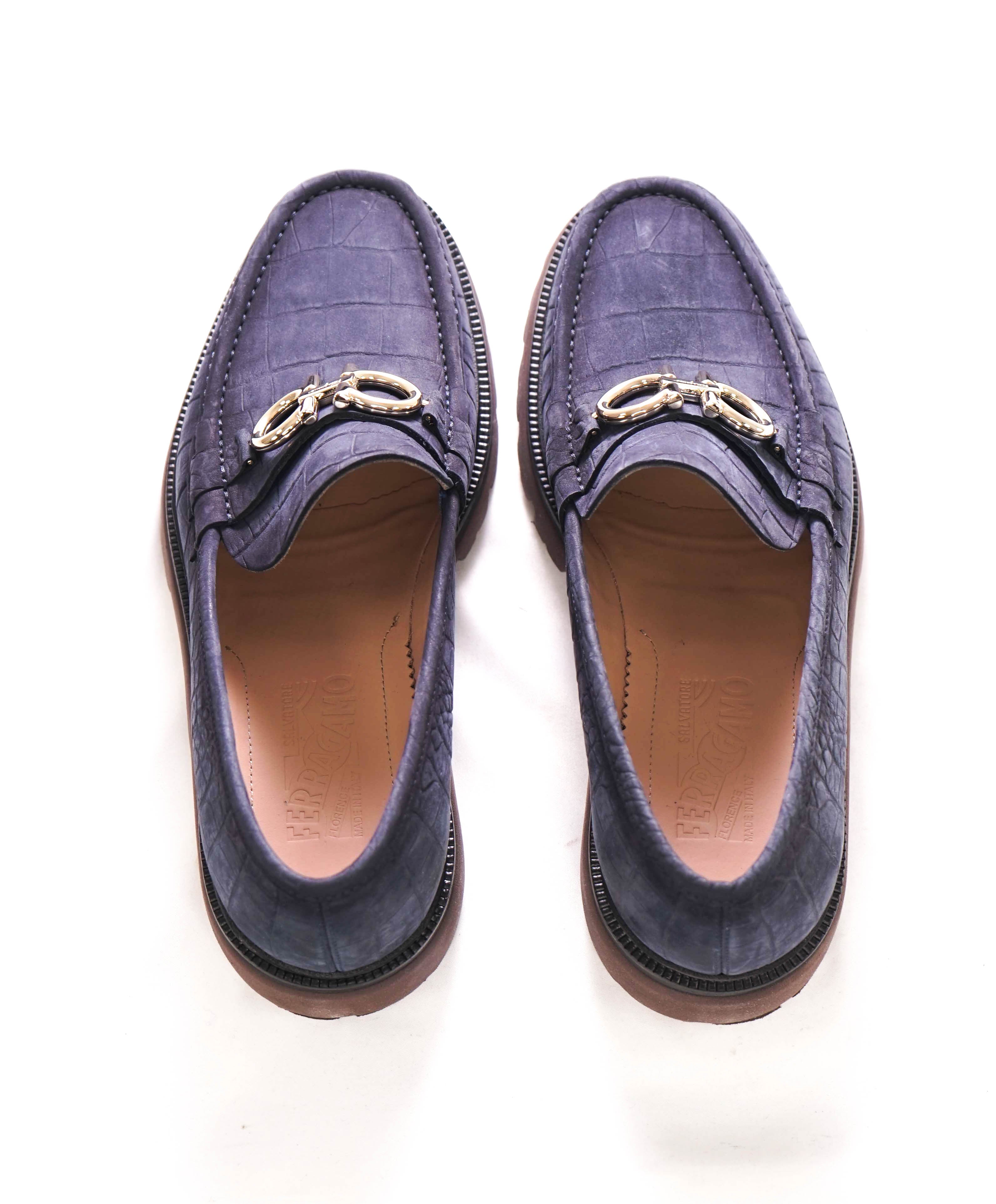 $930 SALVATORE FERRAGAMO - *BLEEKER* Blue Embossed Croc Lug Sole Loafer - 9.5 EEE