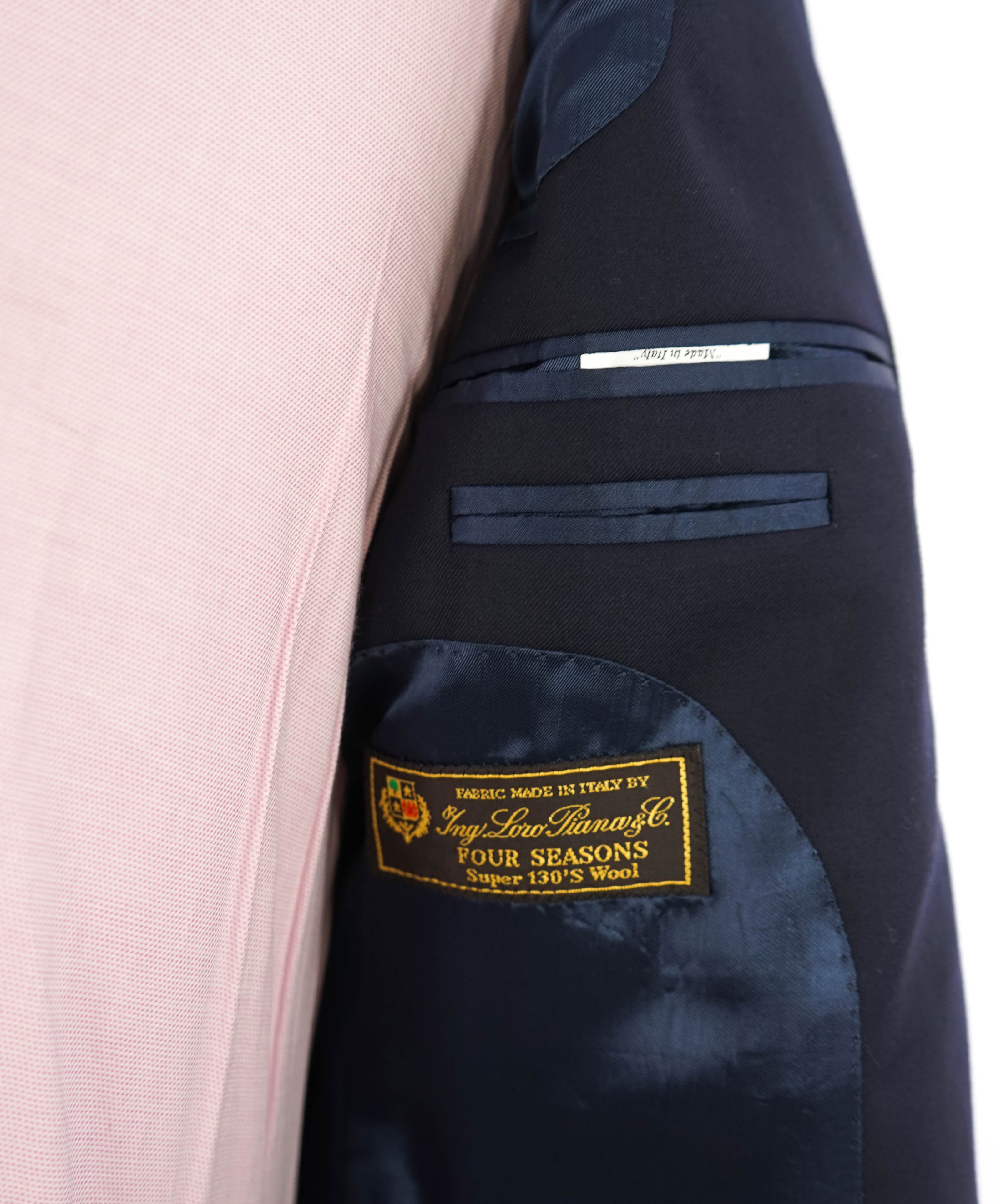 LORO PIANA -MOVIMENTO *CLOSET STAPLE* “Four Seasons” 130s Navy Blazer- 42S