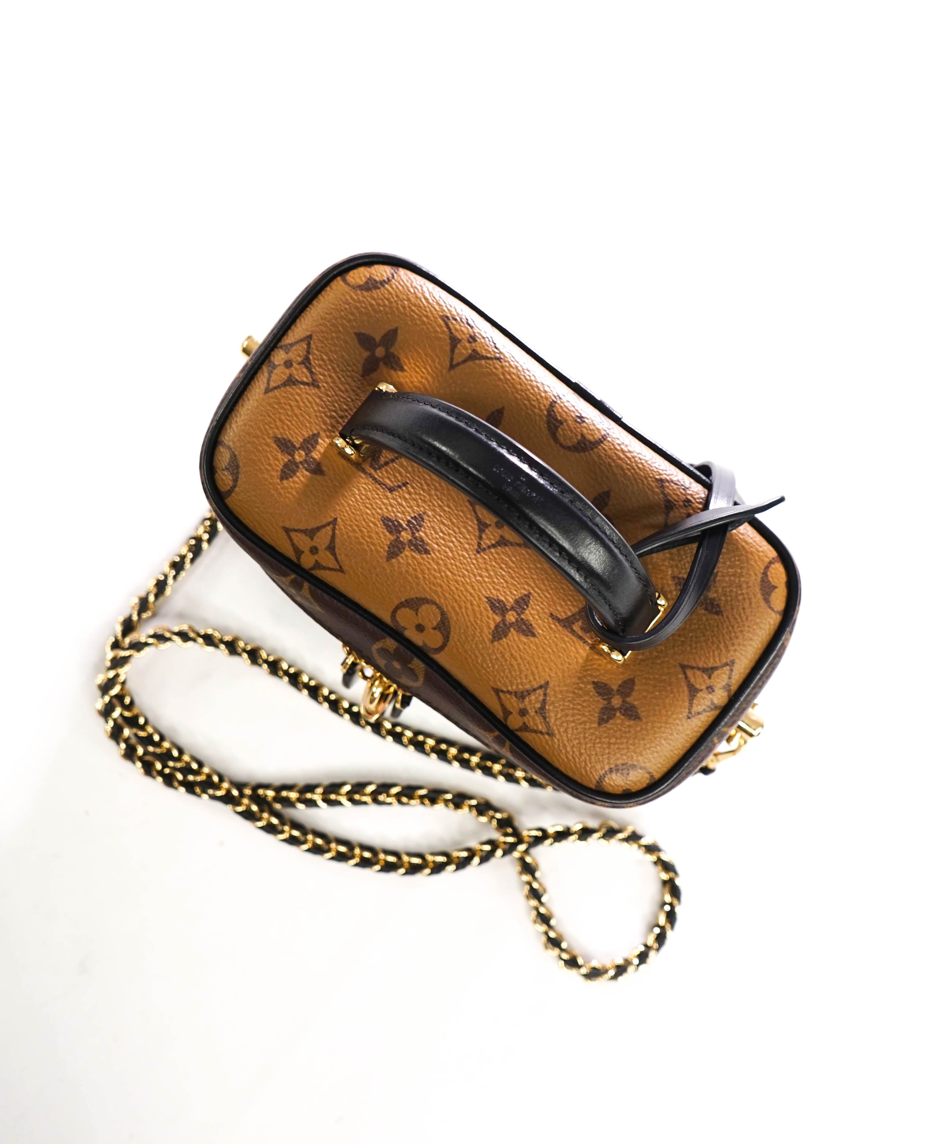$2,895 LOUIS VUITTON - LV Monogram Vanity PM
