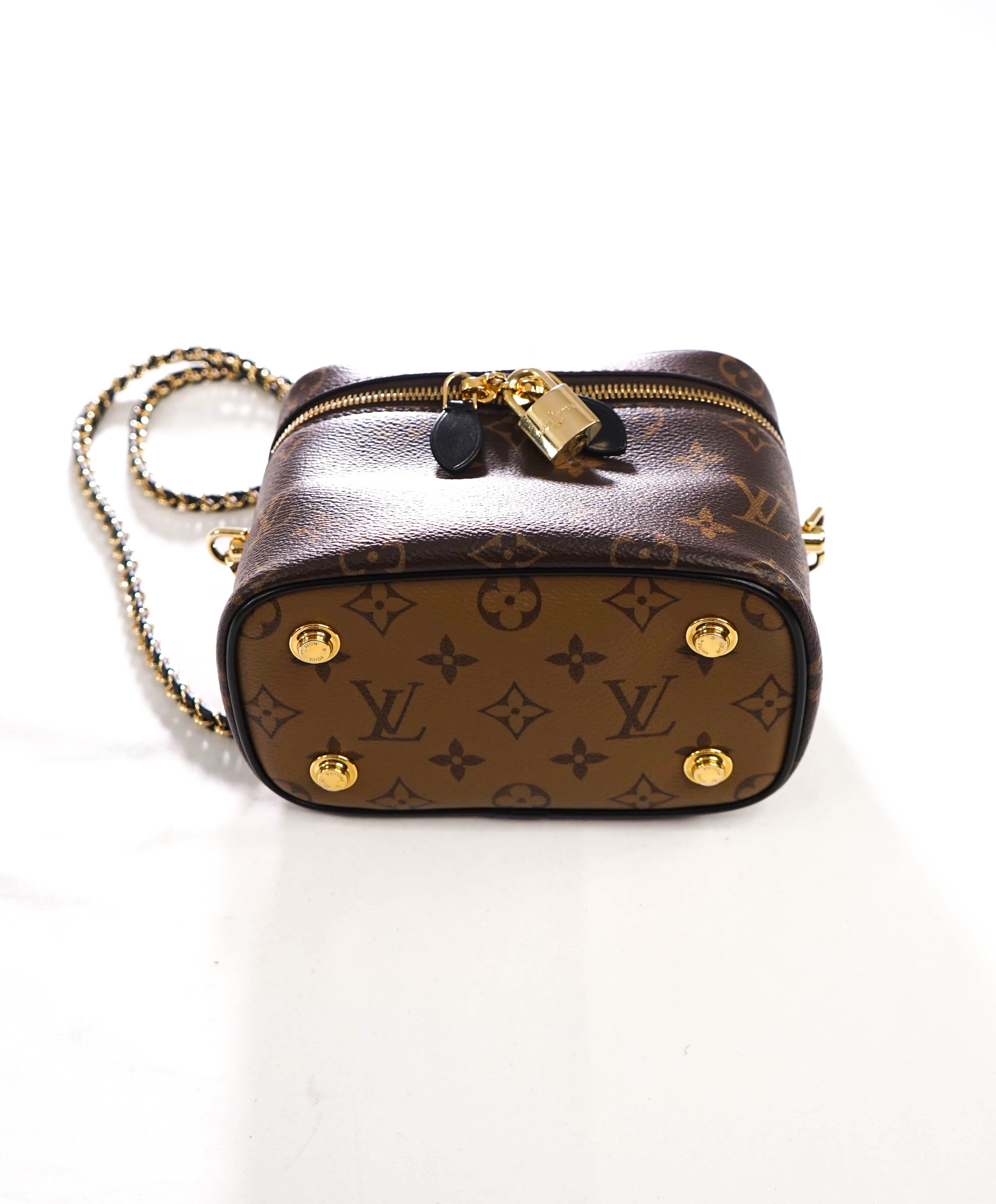 $2,895 LOUIS VUITTON - LV Monogram Vanity PM