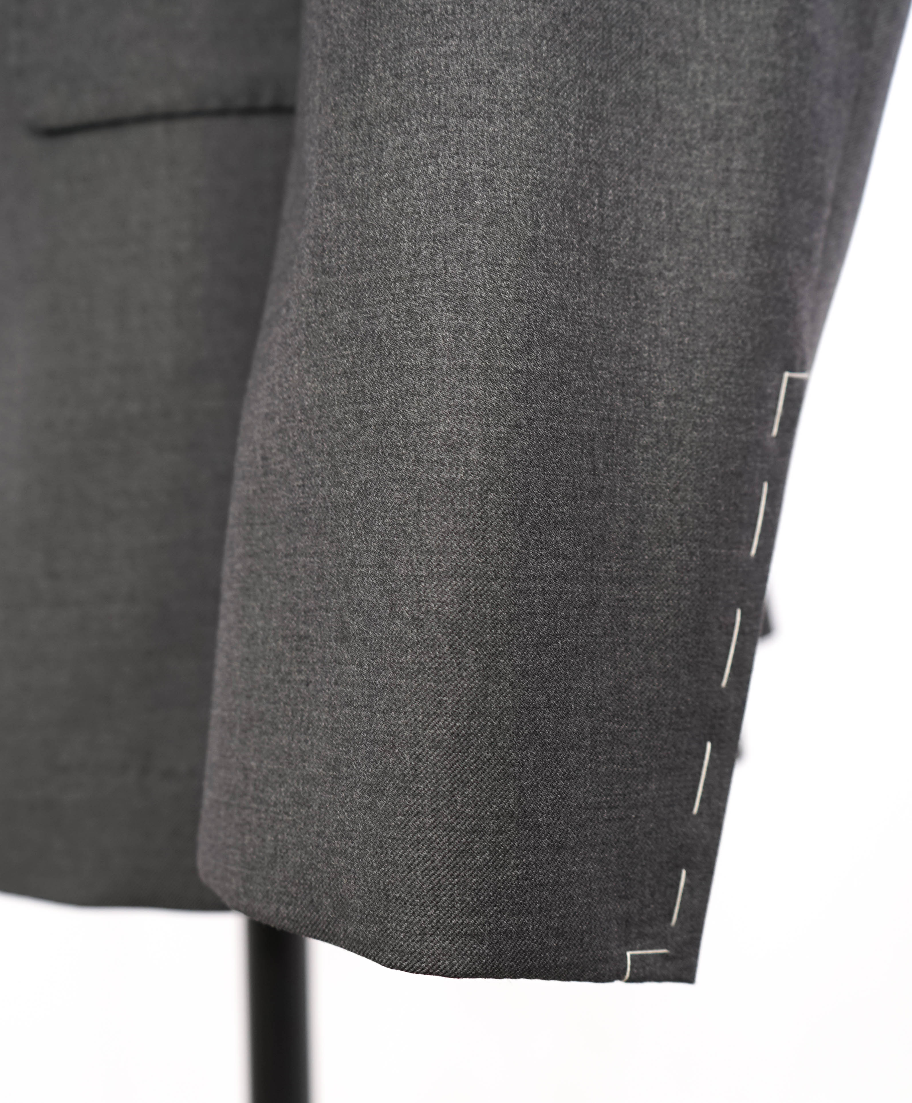 BRUNELLO CUCINELLI - *CLOSET STAPLE* Gray 2/3 Roll Lapel Semi-Lined Suit - 46L