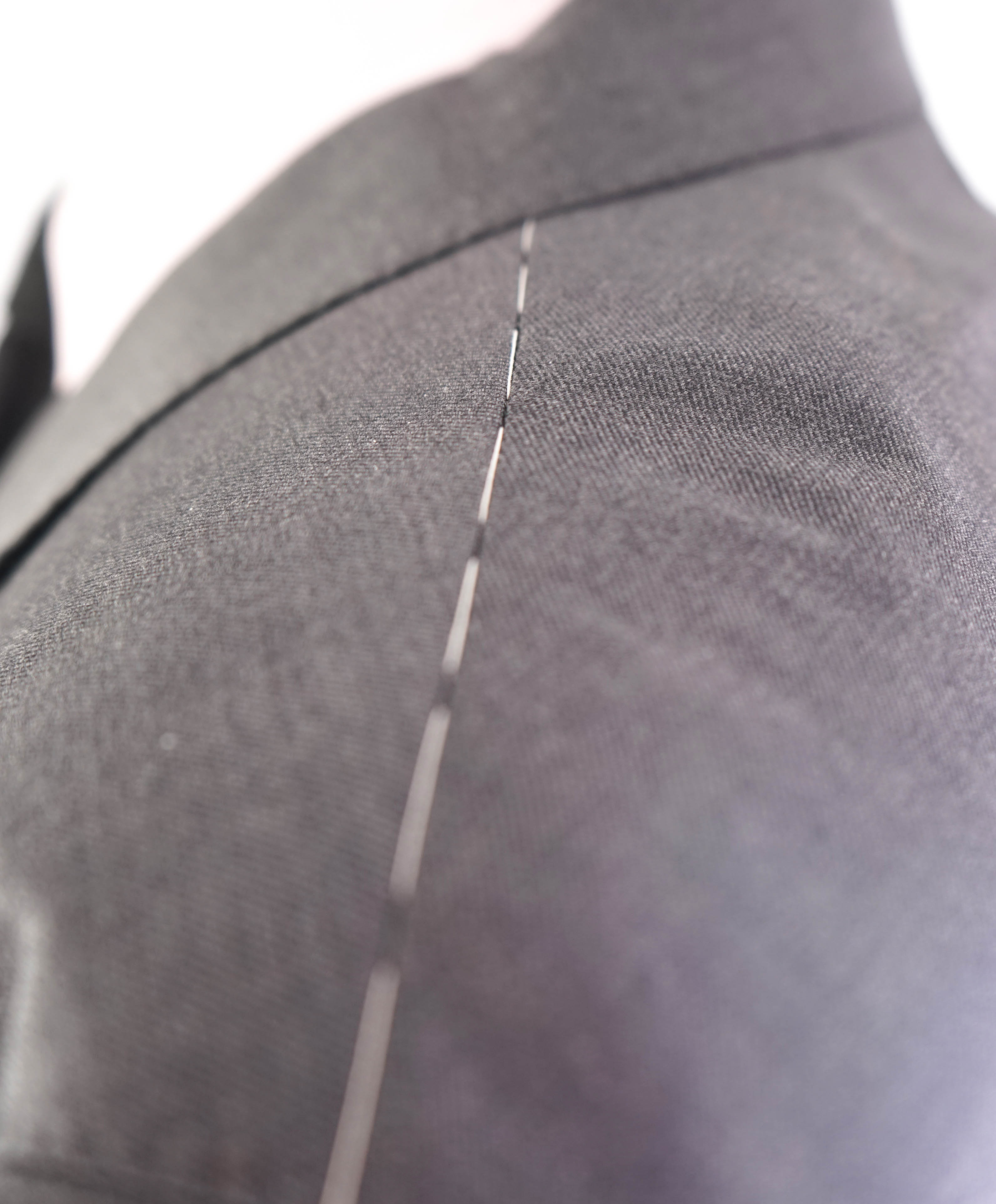 BRUNELLO CUCINELLI - *CLOSET STAPLE* Gray 2/3 Roll Lapel Semi-Lined Suit - 46L