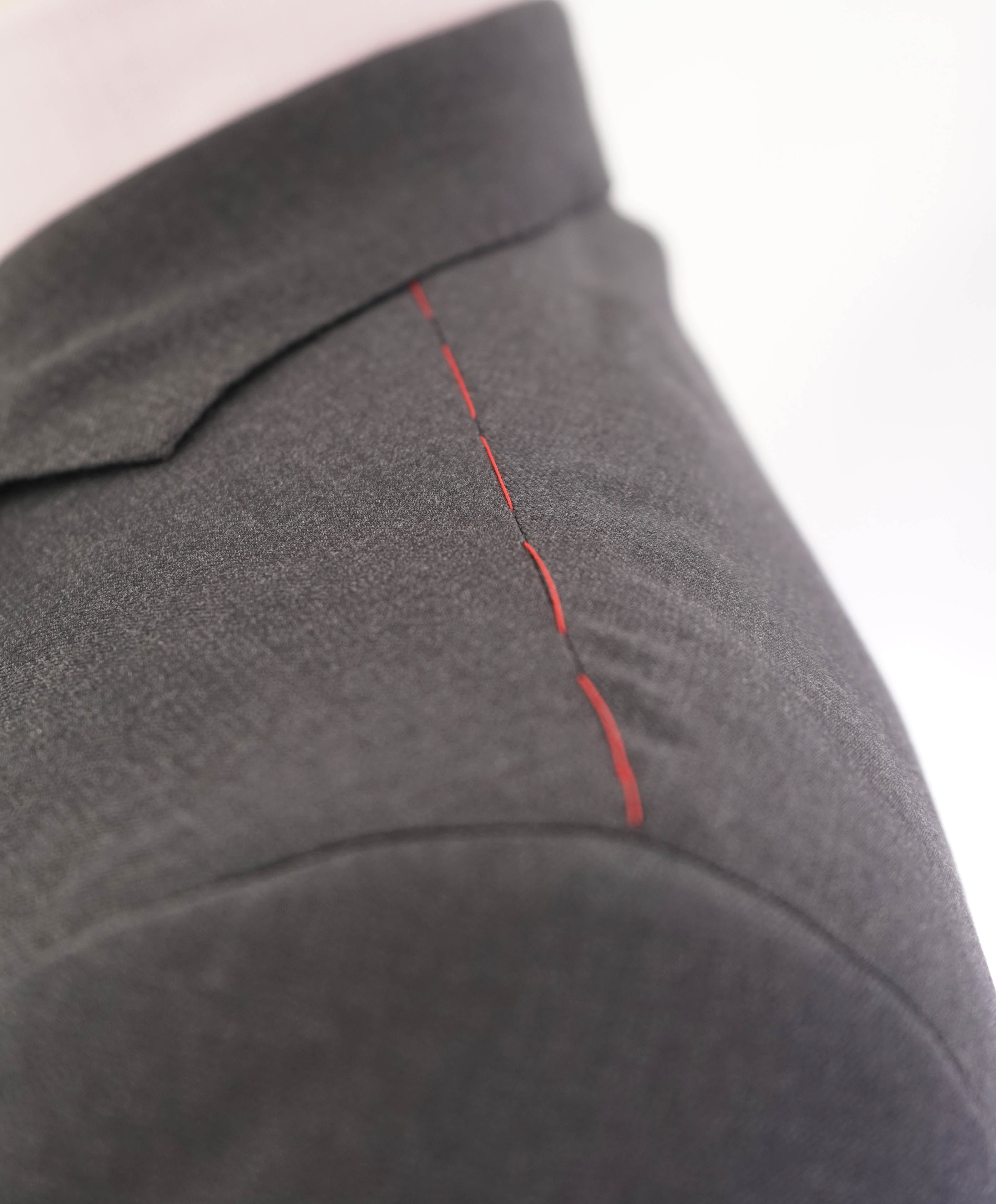 $3,750 ISAIA - Gray "AQUASPIDER" *CLOSET STAPLE* Coral Pin Suit - 40S 32W