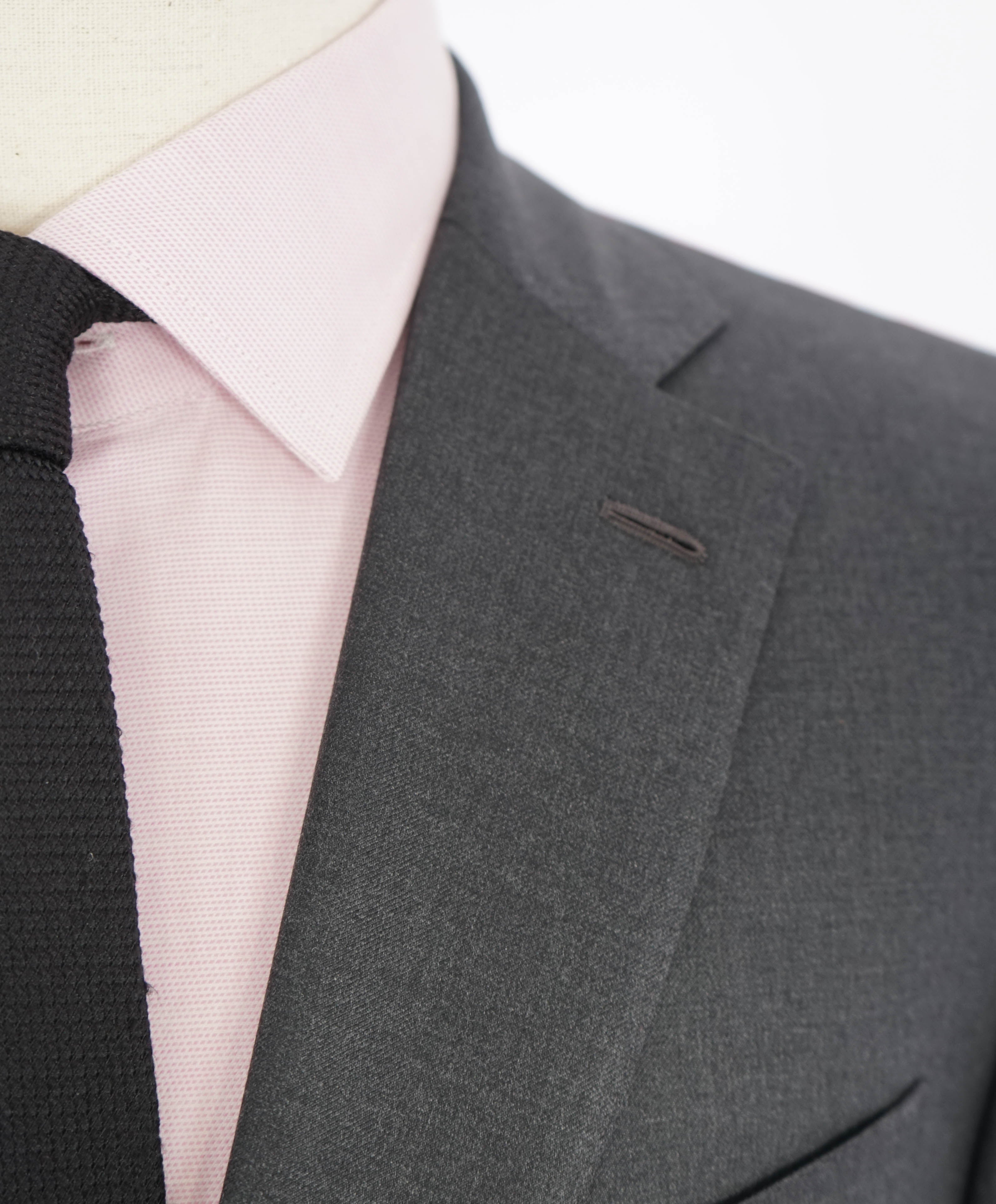 $3,750 ISAIA - Gray "AQUASPIDER" *CLOSET STAPLE* Coral Pin Suit - 40S 32W