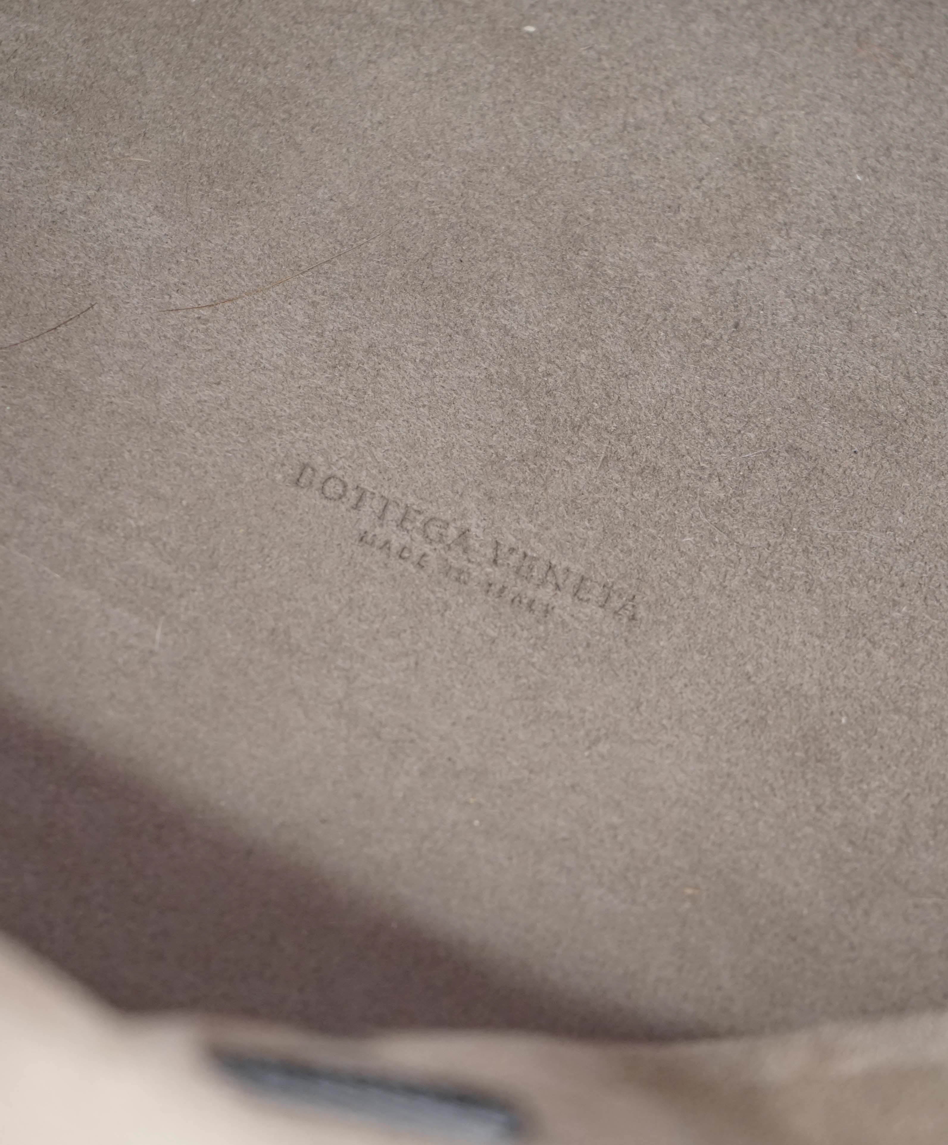 $4,250 BOTTEGA VENETA - 48 Hour Large Leather Woven Black Bag