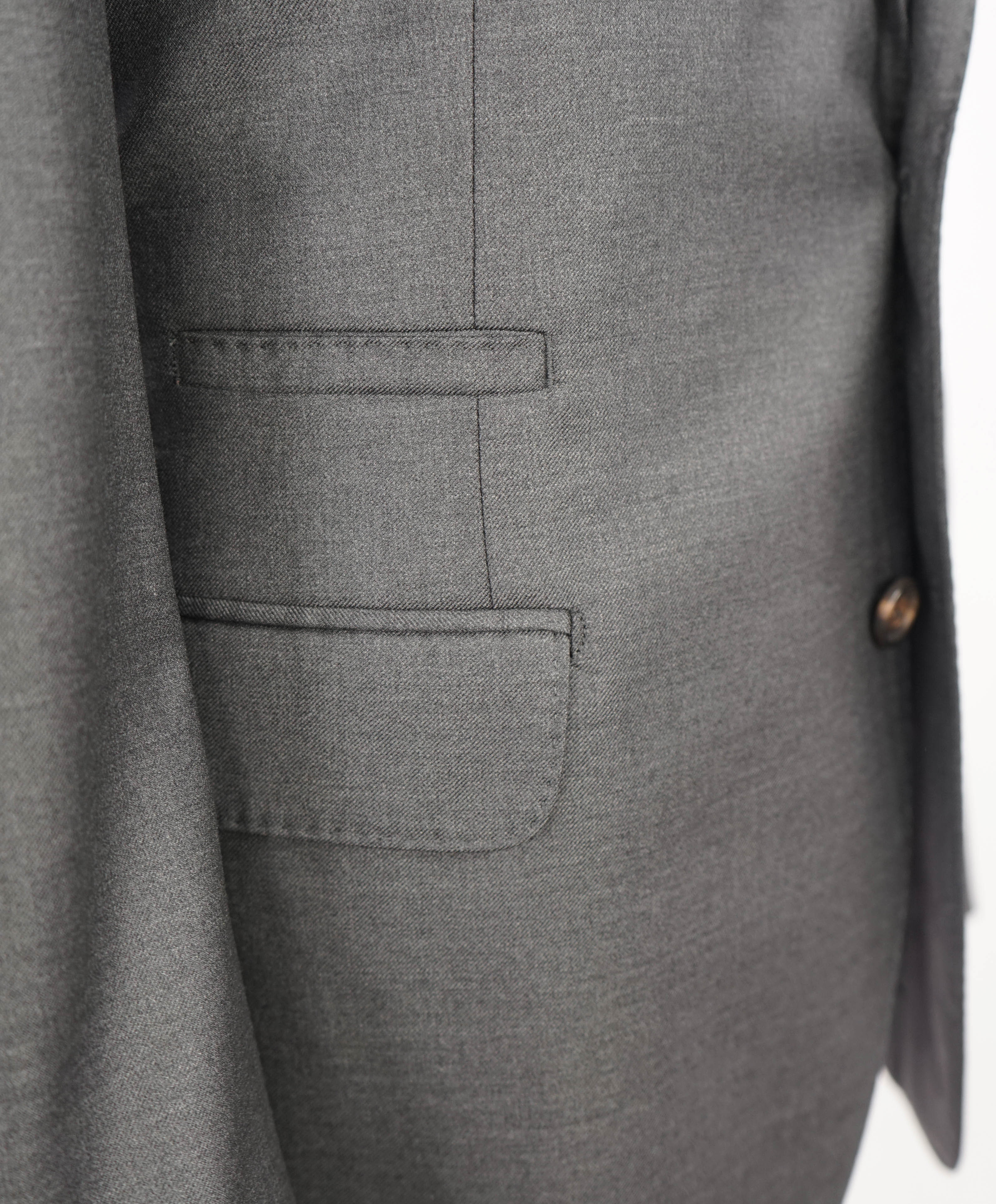 BRUNELLO CUCINELLI - *CLOSET STAPLE* Gray 2/3 Roll Lapel Semi-Lined Suit - 44R 35W