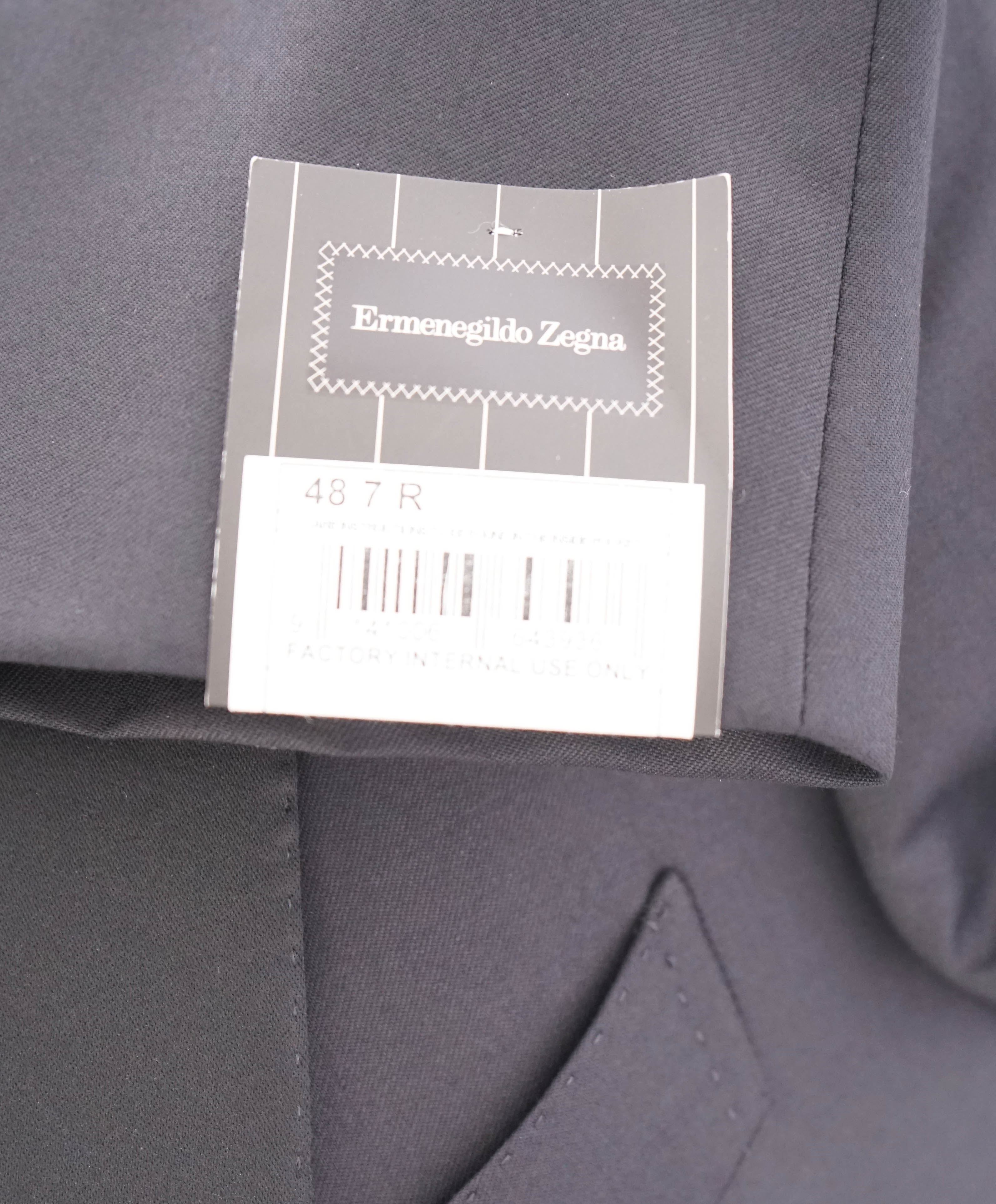 $2,995 ERMENEGILDO ZEGNA - PEAK LAPEL Tuxedo Dinner Jacket 1-Piece - 38R