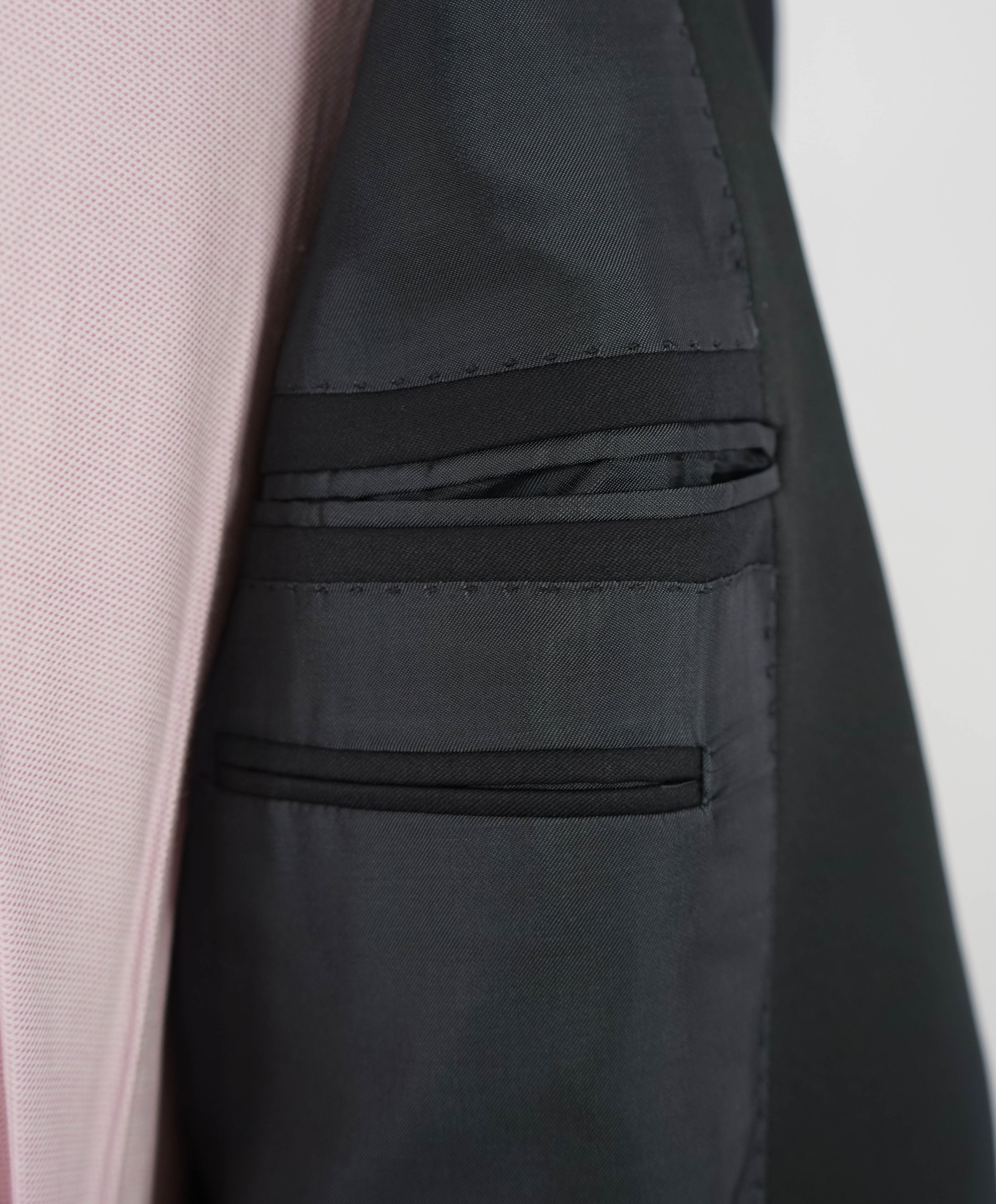 $2,995 ERMENEGILDO ZEGNA - PEAK LAPEL Tuxedo Dinner Jacket 1-Piece - 38R