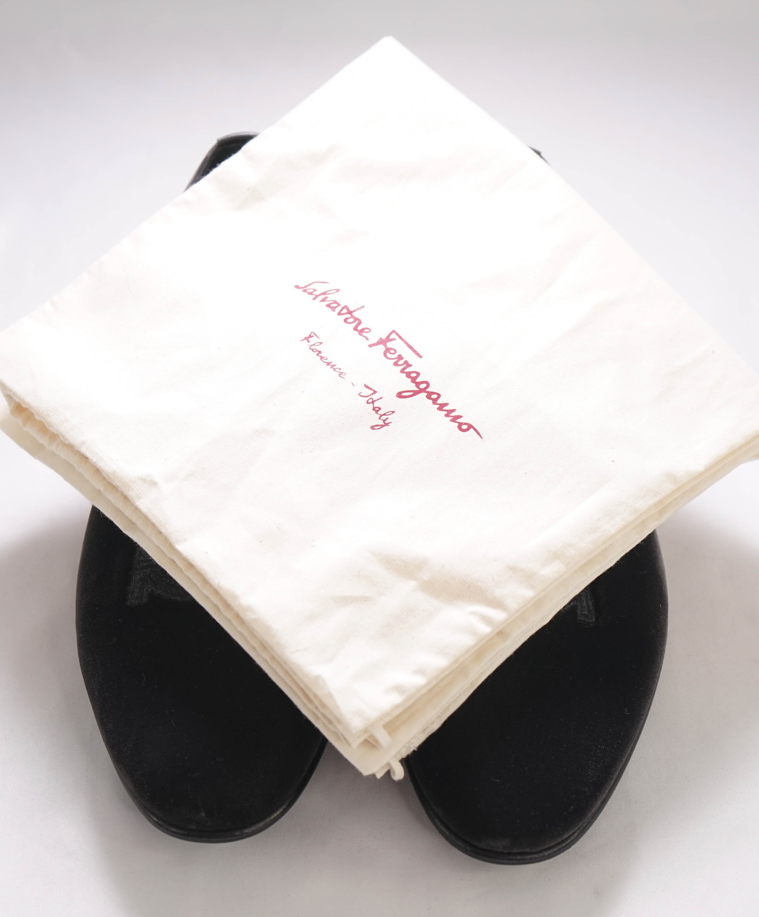 SALVATORE FERRAGAMO - Velvet Double Gancini Smoking Loafers - 7EEE