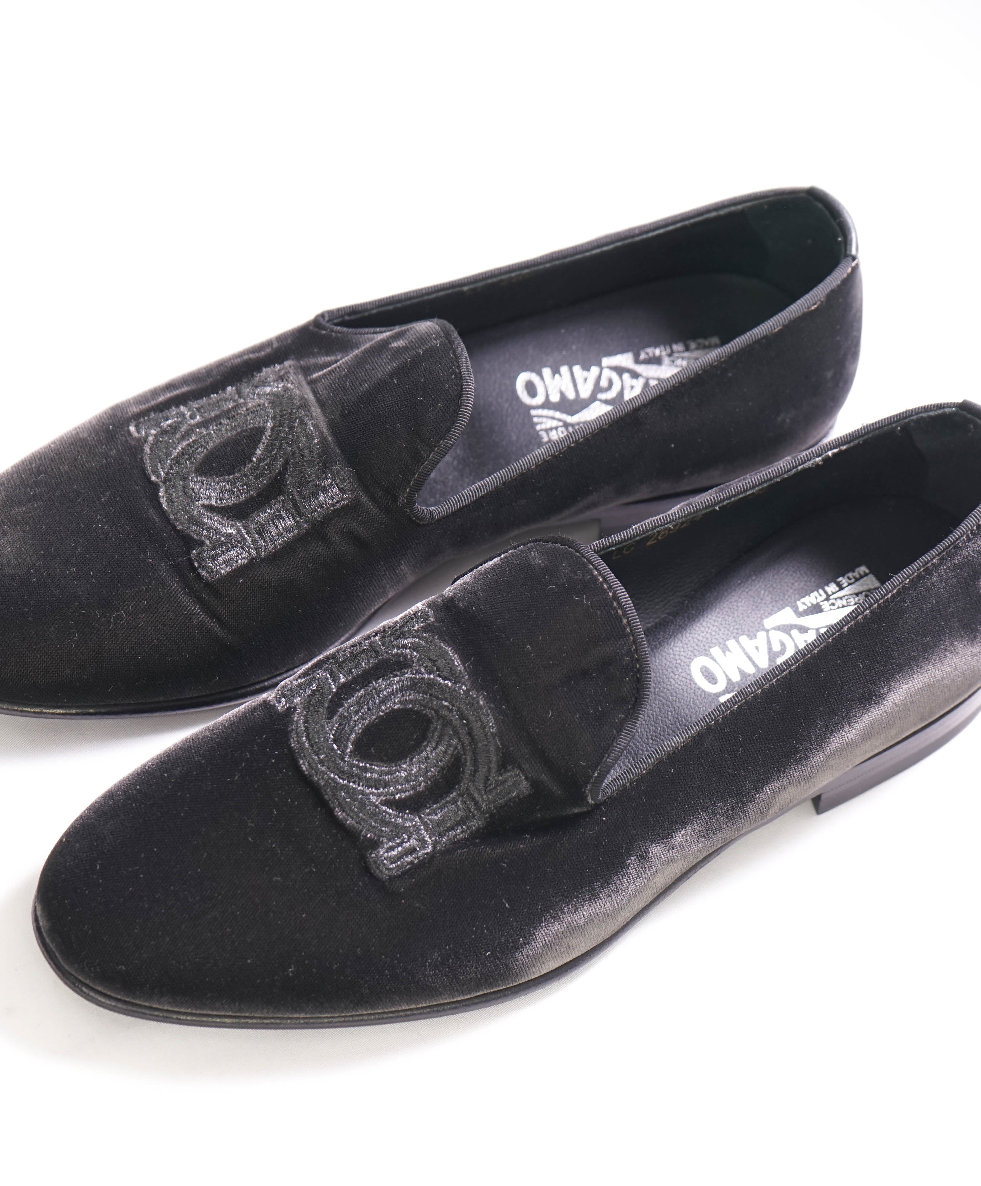 SALVATORE FERRAGAMO - Velvet Double Gancini Smoking Loafers - 7EEE