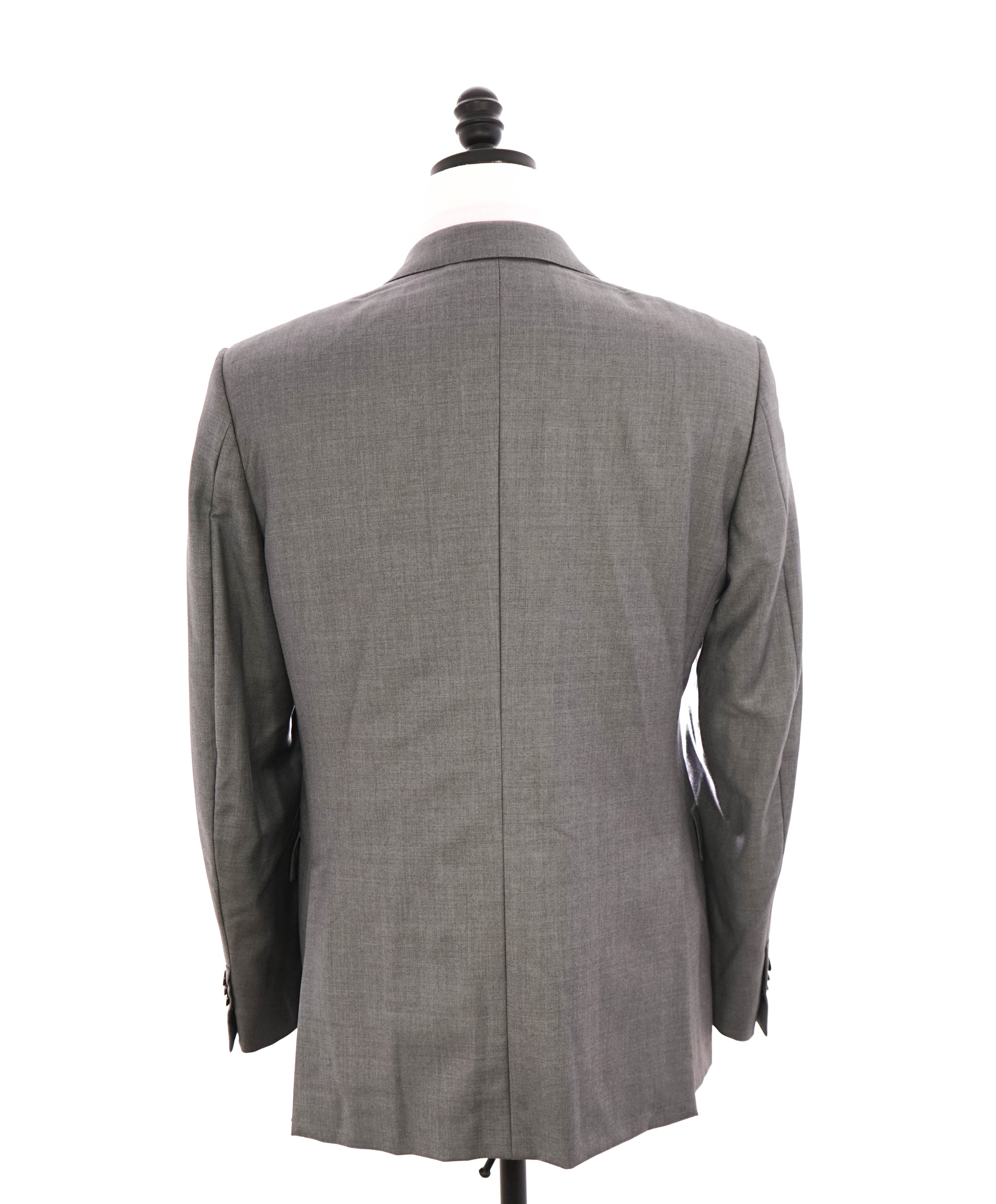 $3,290 ERMENEGILDO ZEGNA- “TORFEO” Light Gray Solid Blazer- 40R