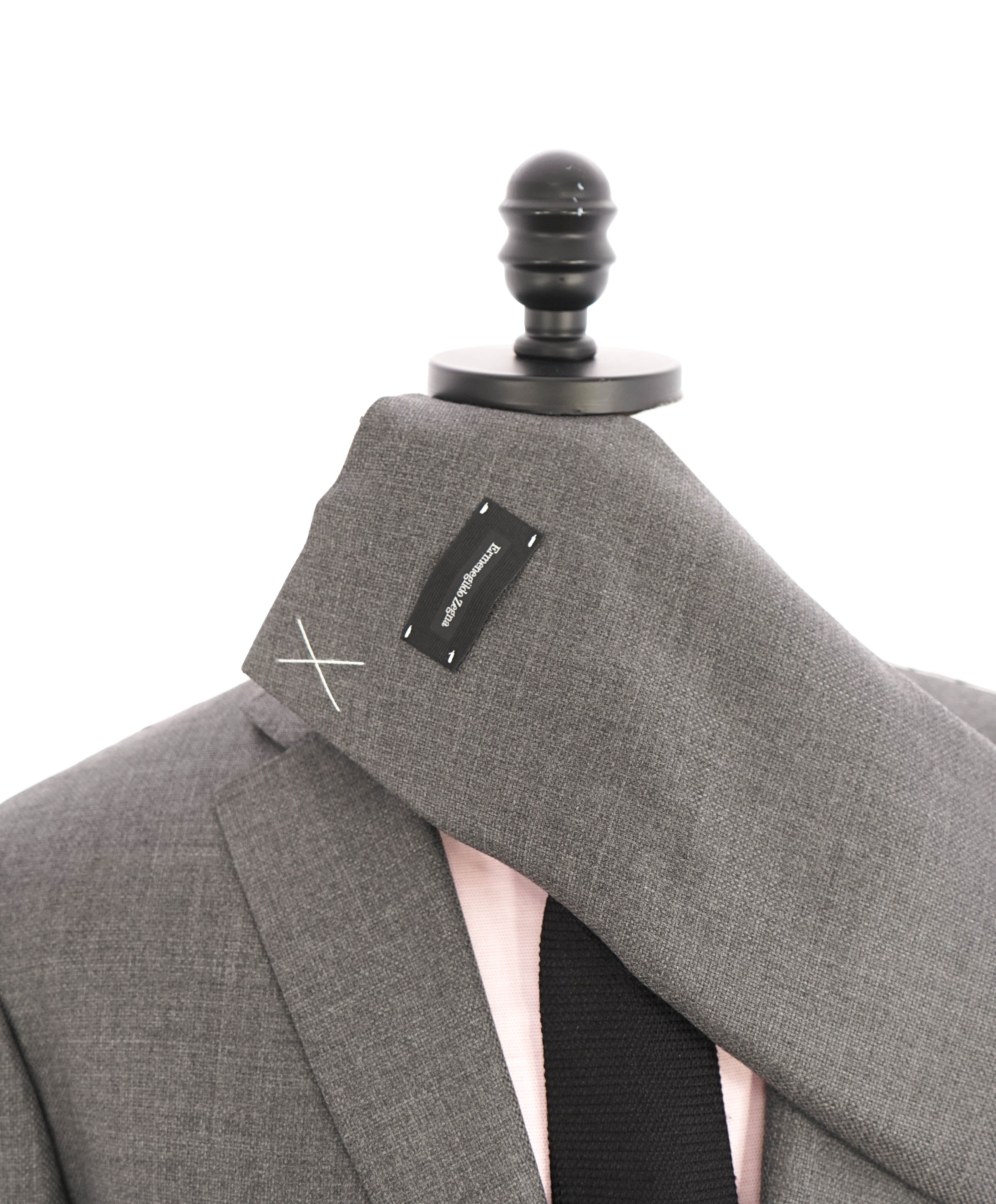 $3,295 ERMENEGILDO ZEGNA - Gray Royal Weave "10 POCKET" Blazer - 48R
