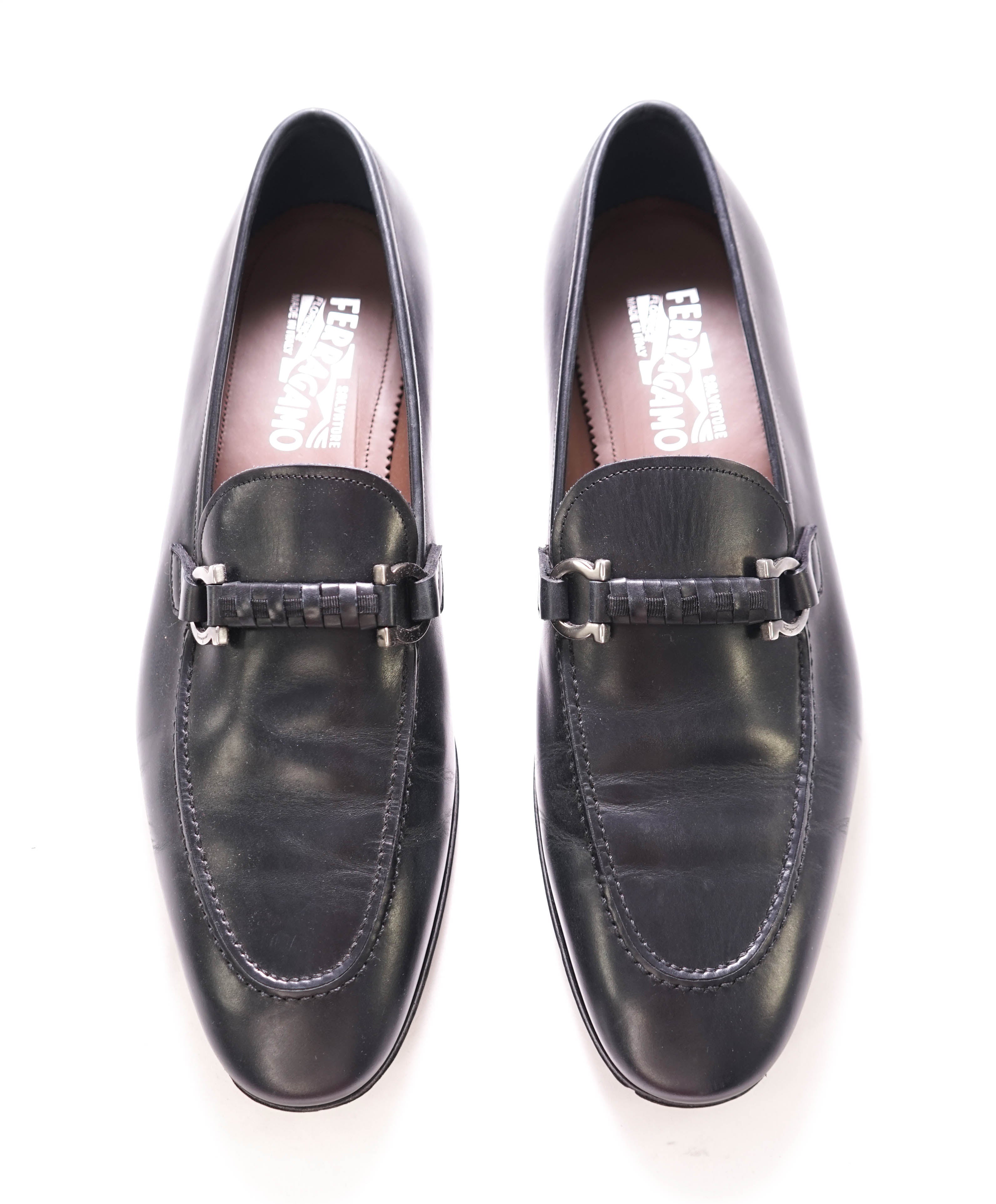 $850 SALVATORE FERRAGAMO - "BENFORD" Black Logo Bit Front Loafer - 11E US