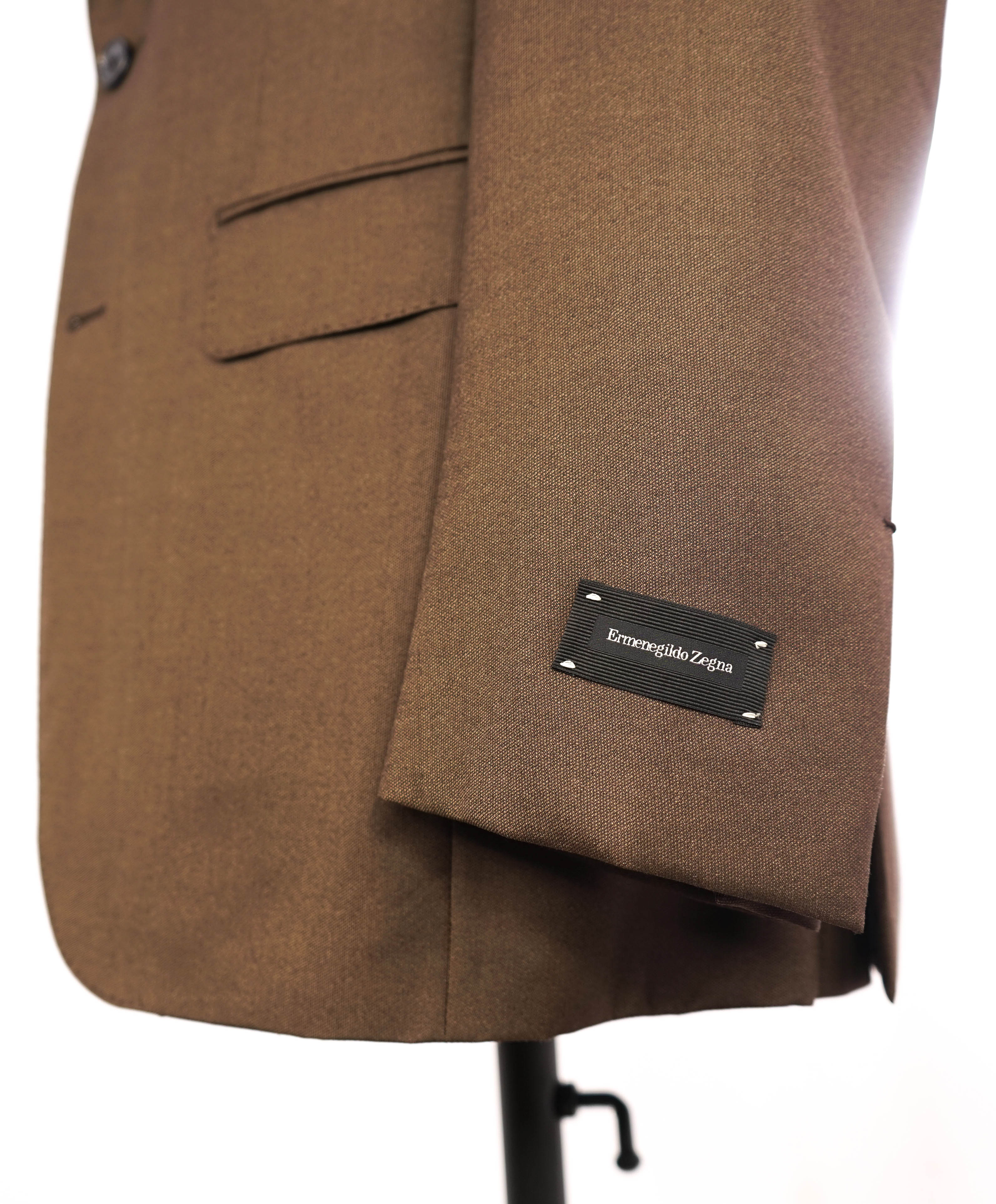 $3,995 ERMENEGILDO ZEGNA -"TROFEO 600" Medium Brown Silk Suit - 38R