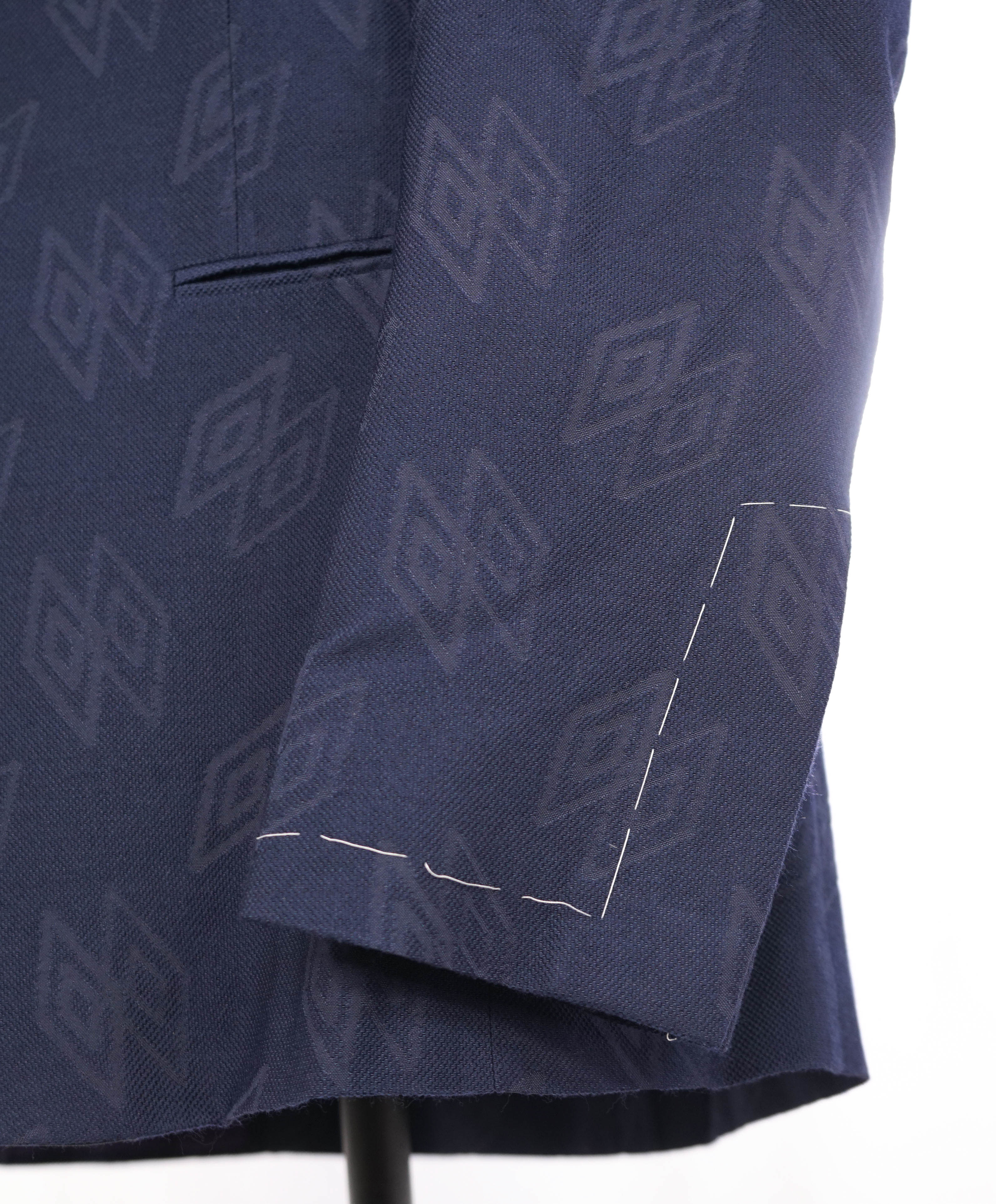 $5,995 RALPH LAUREN PURPLE LABEL - Blue Diamond-Jacquard Single-Breasted - 40R