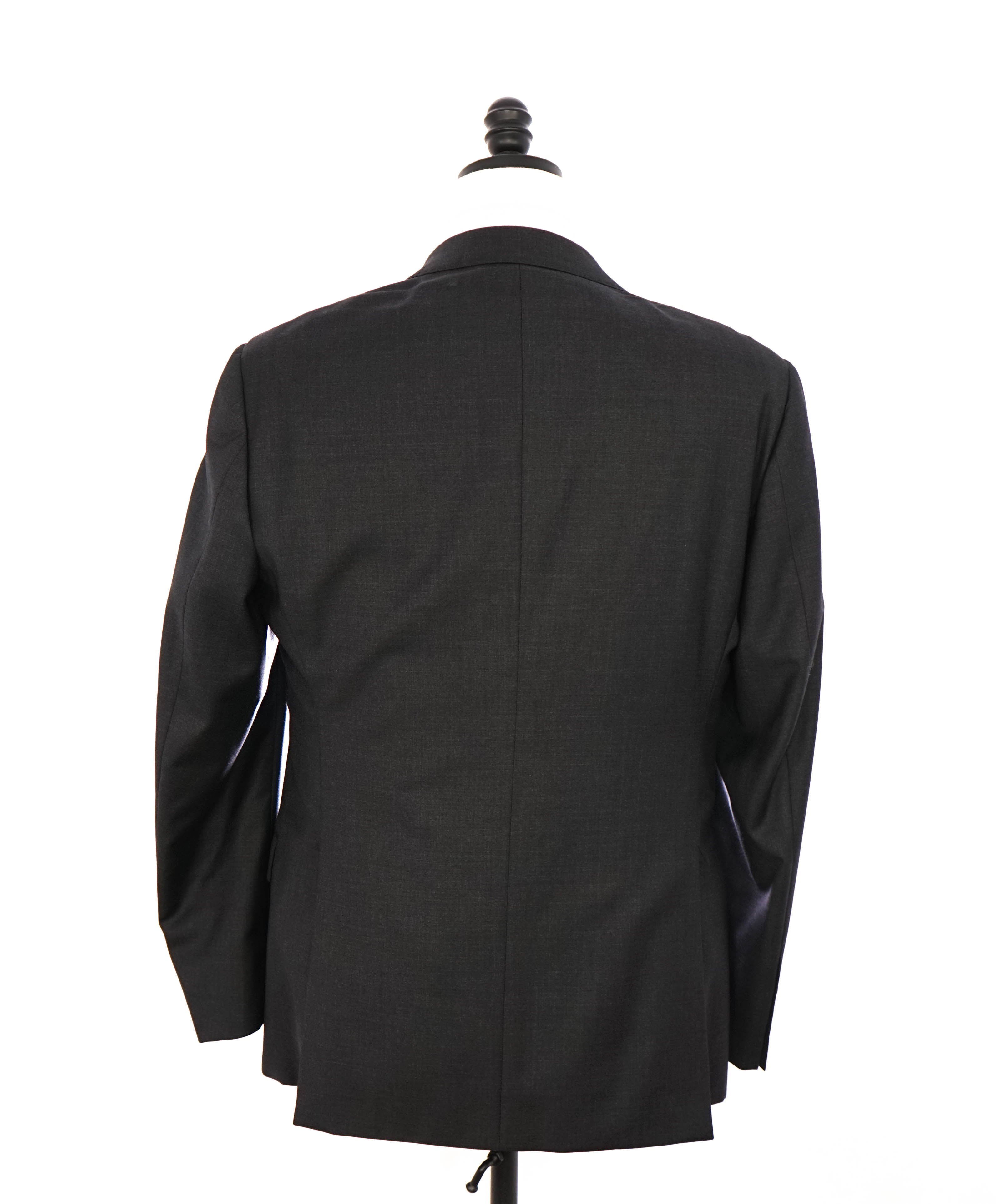 ARMANI COLLEZIONI - "G Line" Modern Charcoal Gray Notch Lapel Suit - 40R