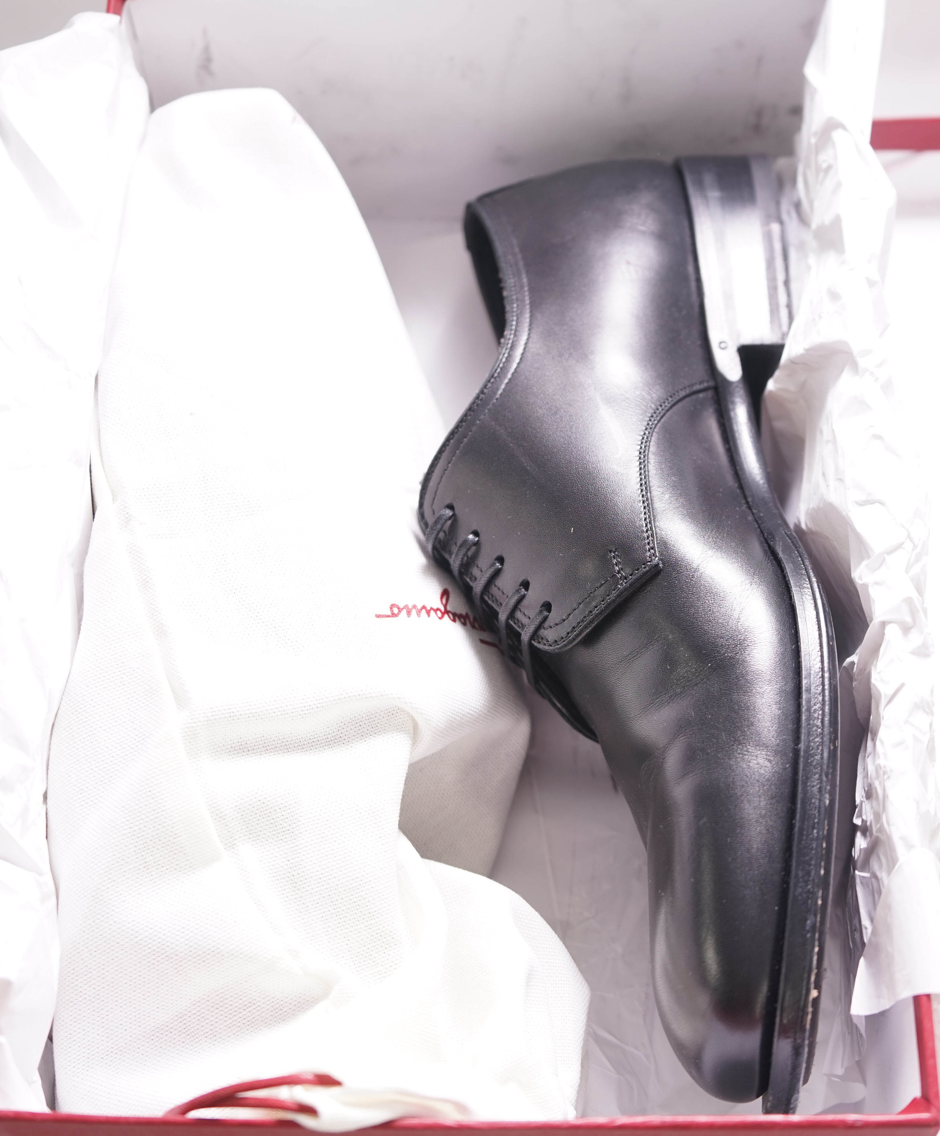 $895 SALVATORE FERRAGAMO - "PERSHORE" Logo Black Lace-Up Oxford - 10