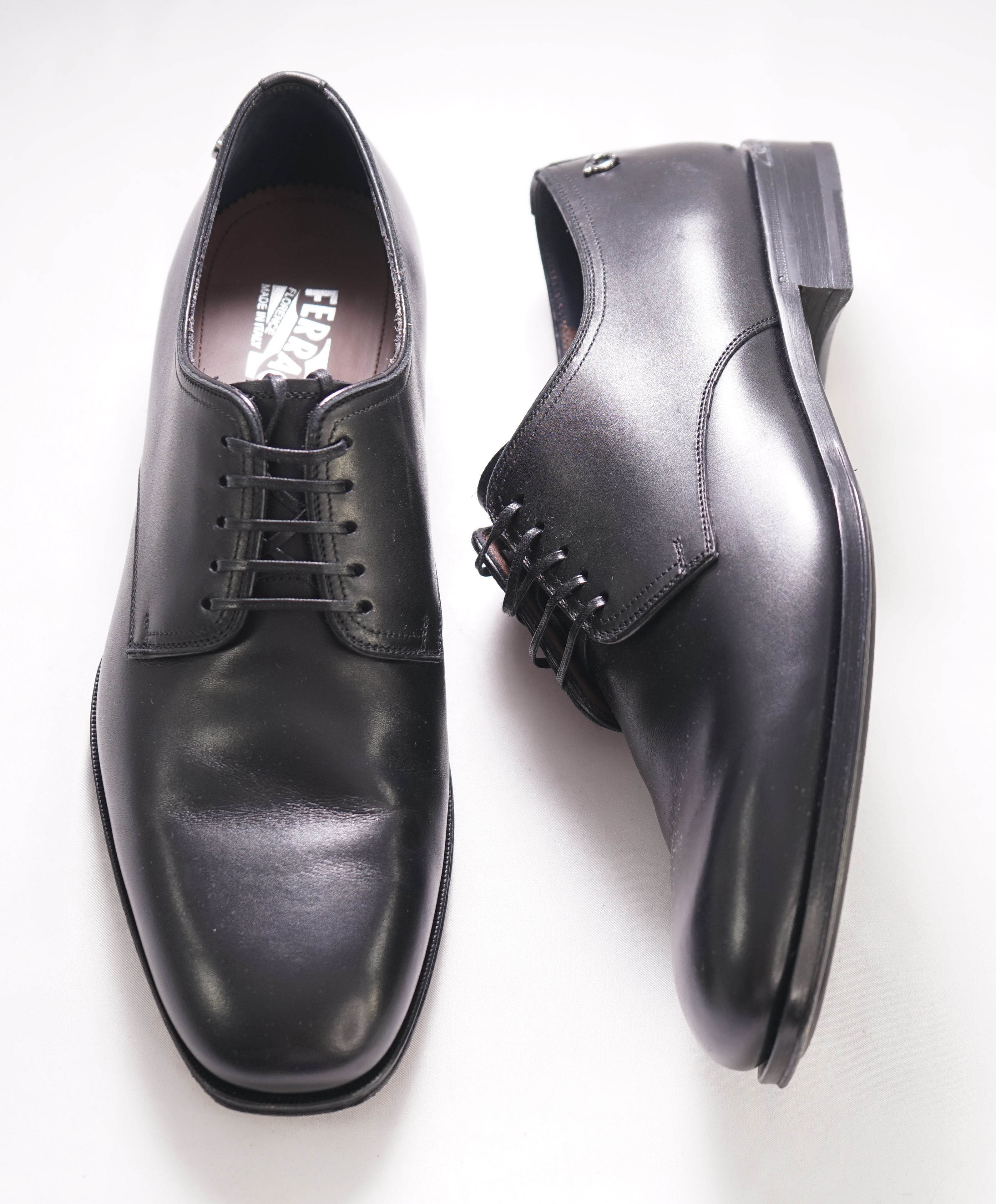 $895 SALVATORE FERRAGAMO - "PERSHORE" Logo Black Lace-Up Oxford - 10