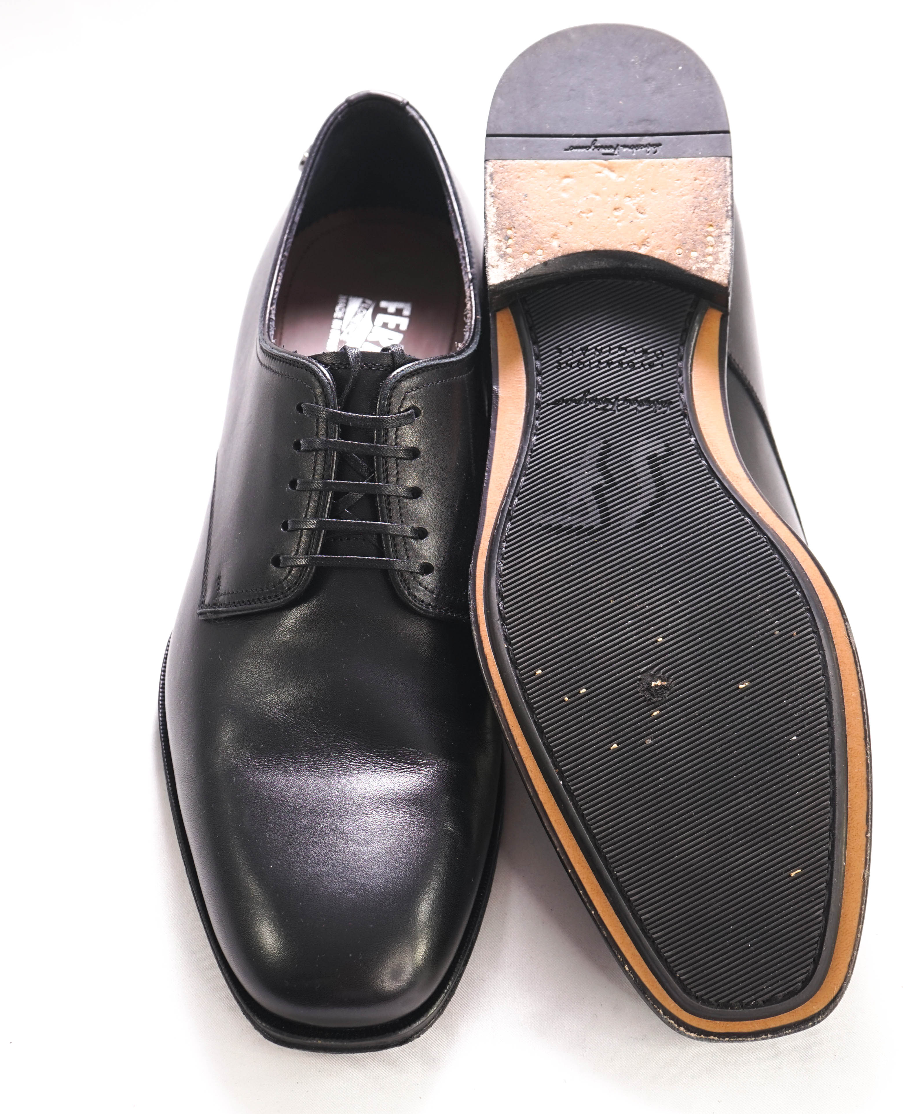 $895 SALVATORE FERRAGAMO - "PERSHORE" Logo Black Lace-Up Oxford - 10