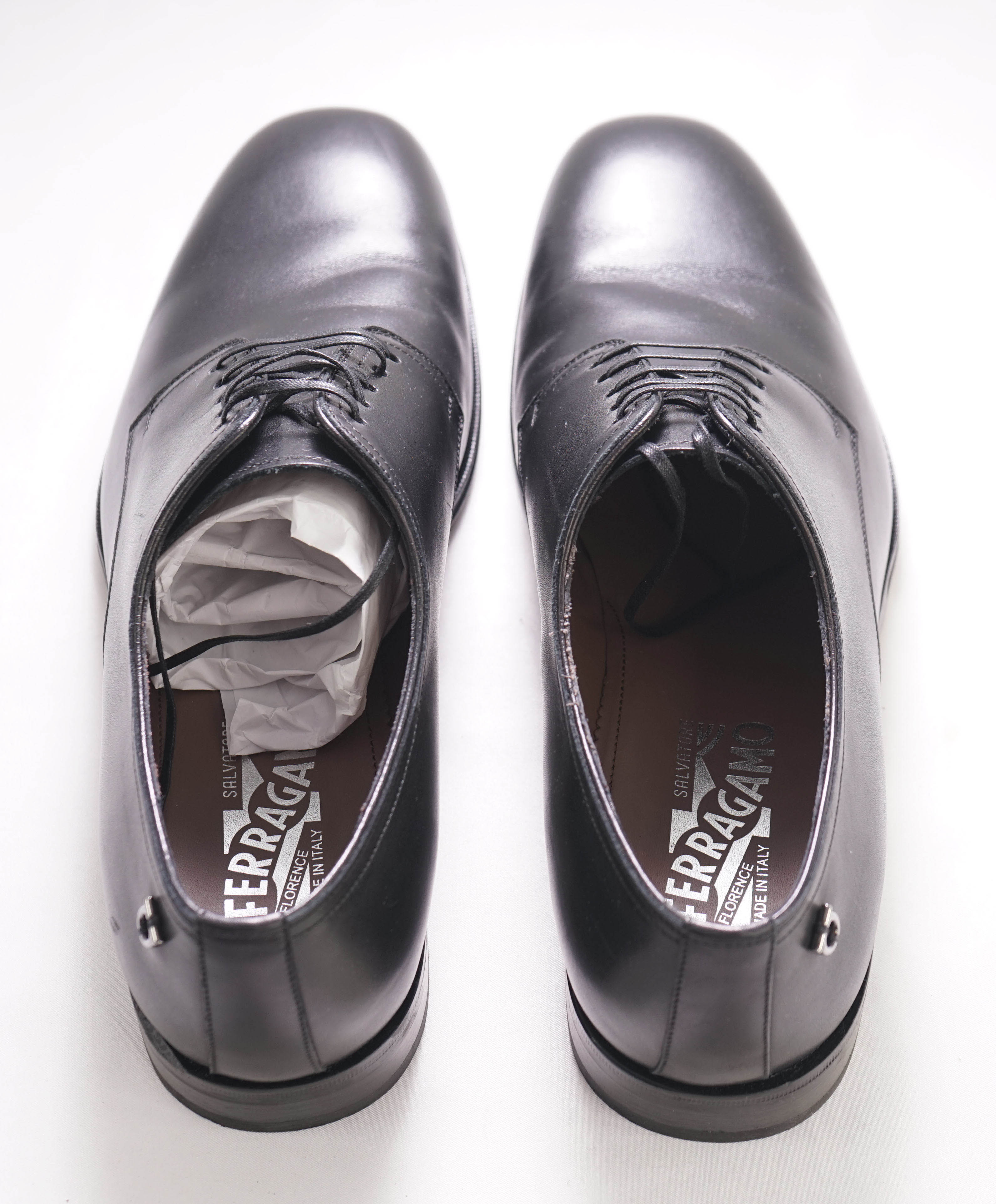 $895 SALVATORE FERRAGAMO - "PERSHORE" Logo Black Lace-Up Oxford - 10