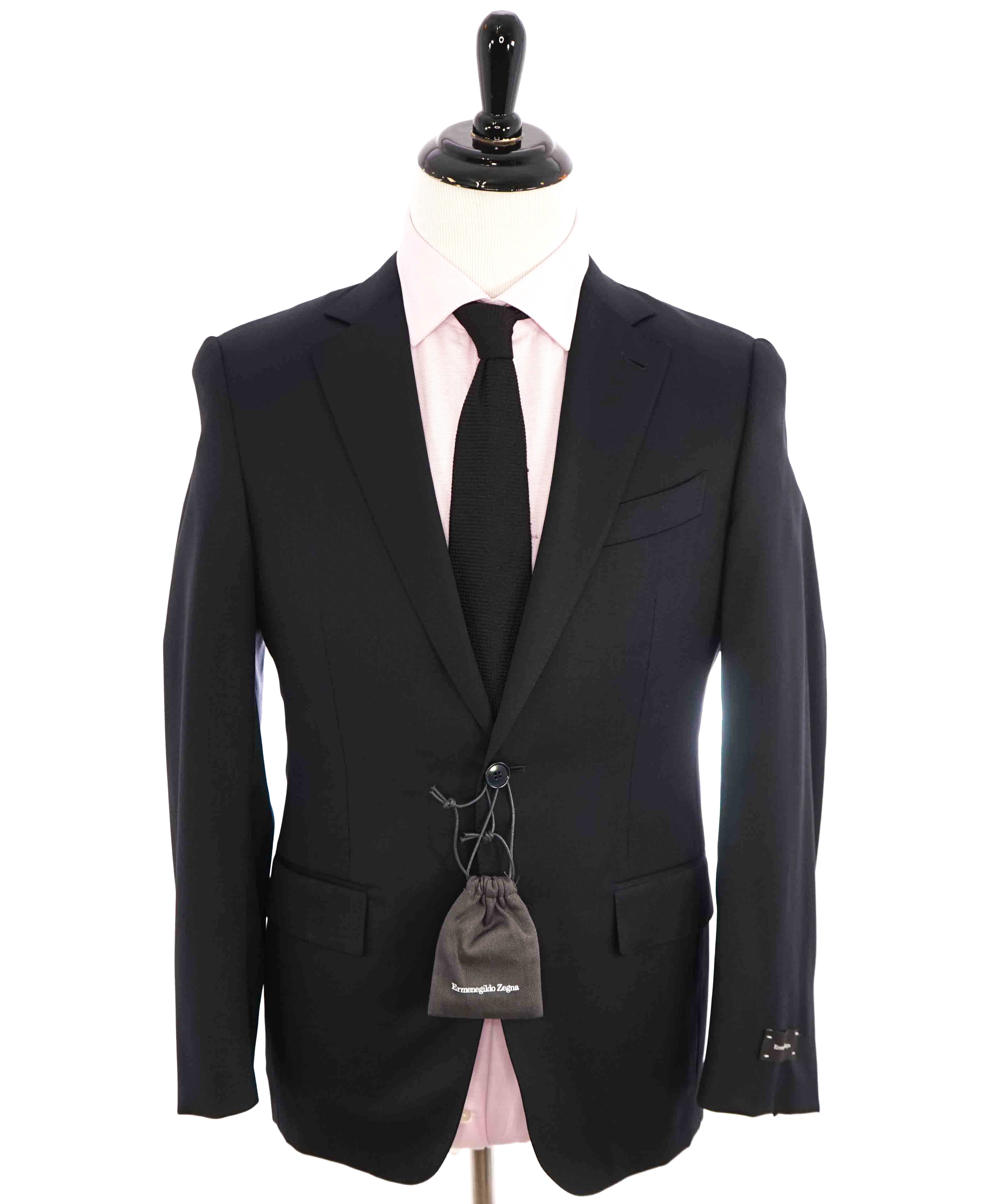 $3,250 ERMENEGILDO ZEGNA - "MULTISEASON" *Closet Staple* Navy Suit - 36S
