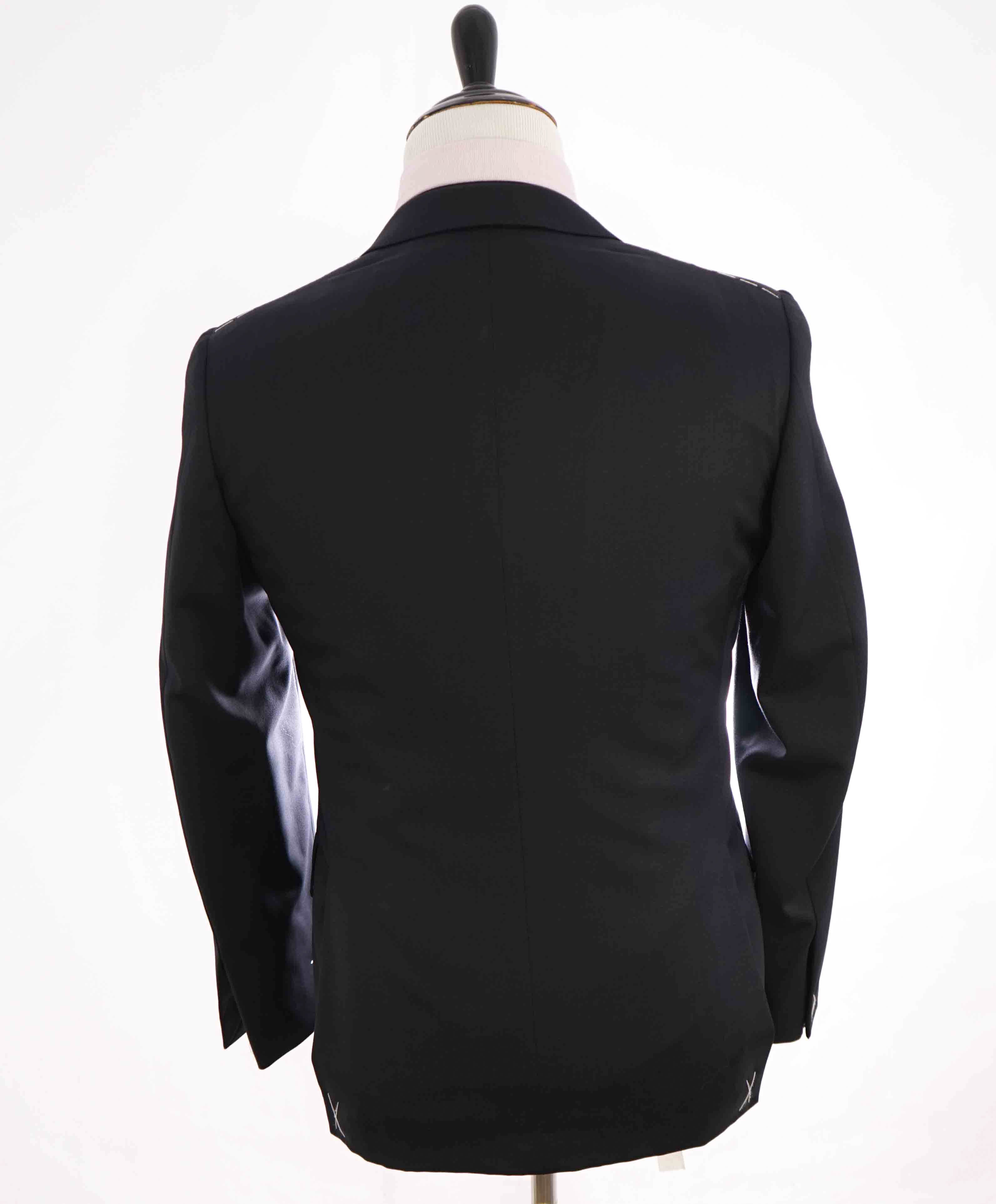 $3,250 ERMENEGILDO ZEGNA - "MULTISEASON" *Closet Staple* Navy Suit - 36S