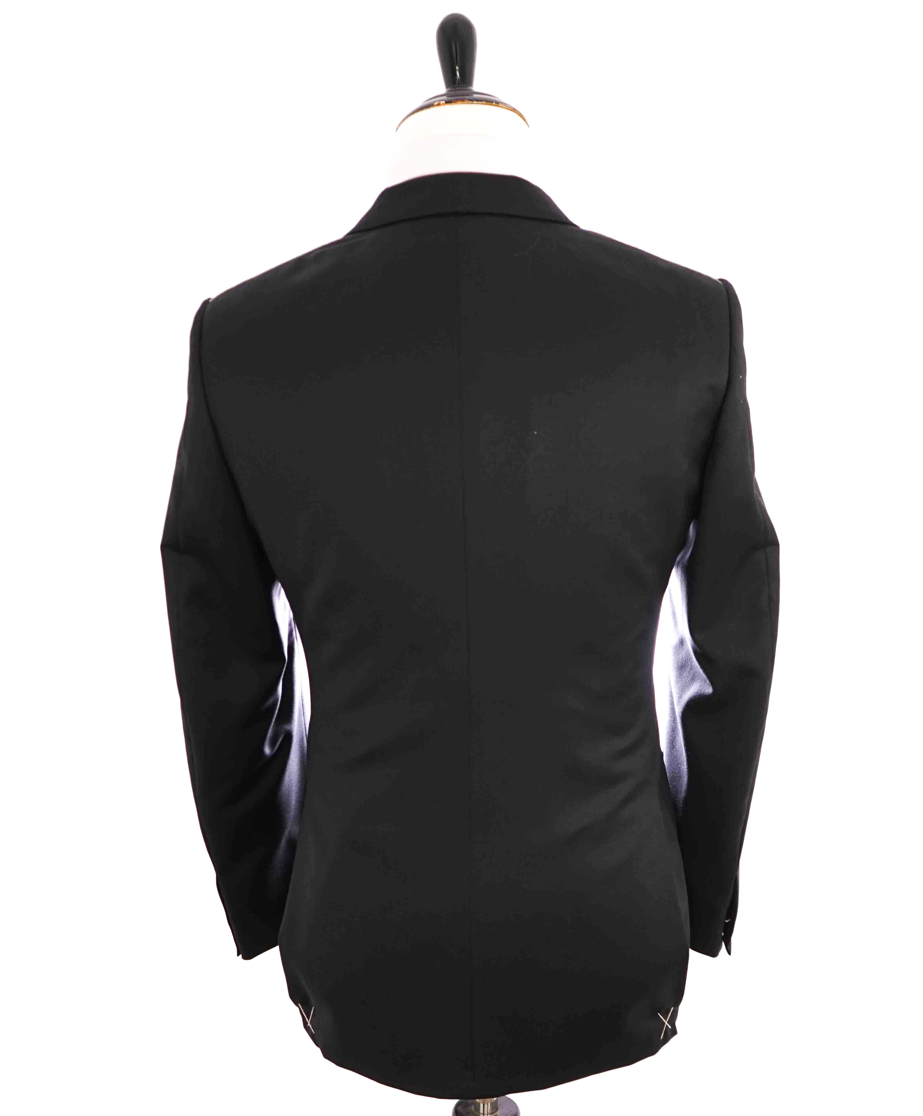 $3,995 ERMENEGILDO ZEGNA -"MICRONSPHERE MILA" PEAK LAPEL Tuxedo - 38R