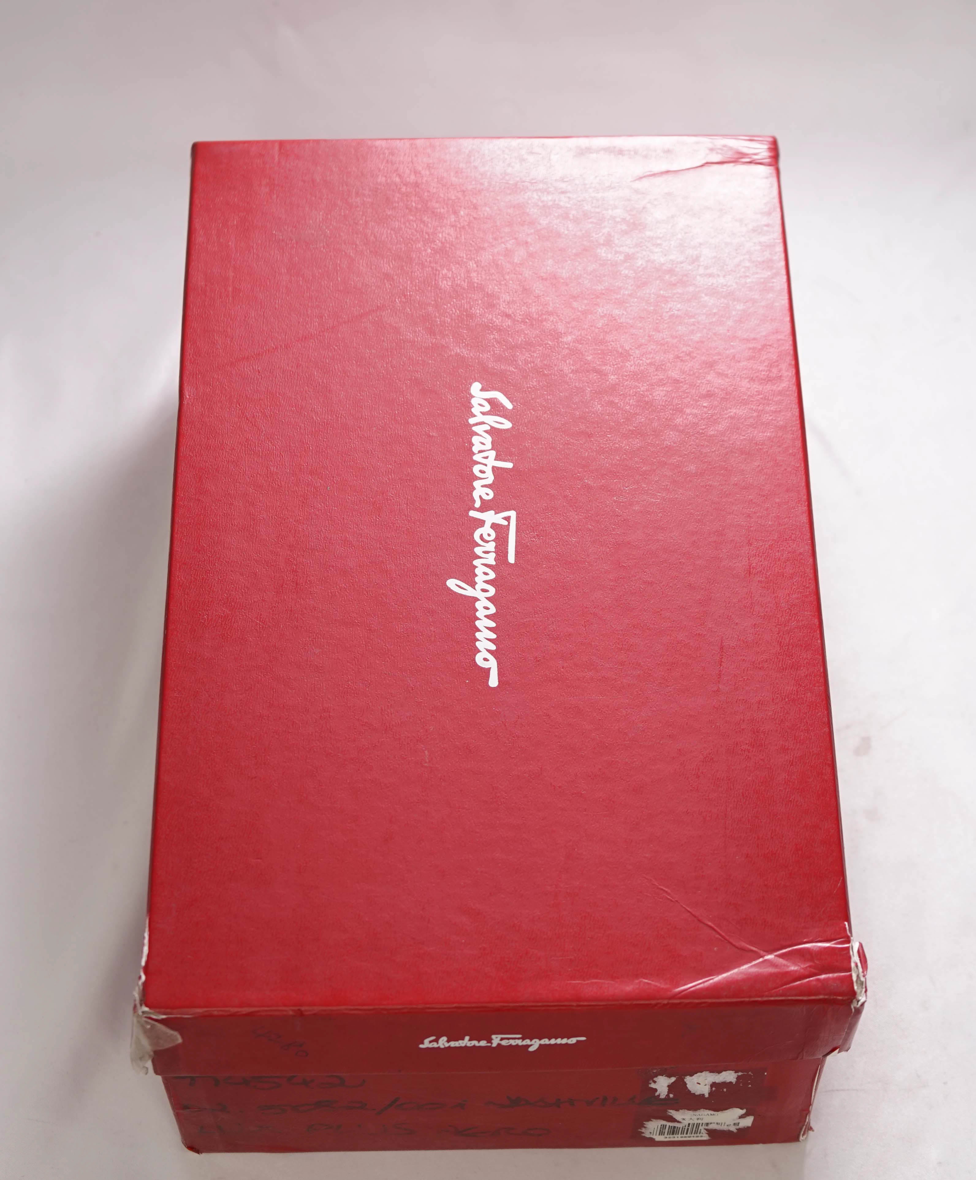 $850 SALVATORE FERRAGAMO - Modern Round Toe Oxfords Black Leather - 8.5 E US
