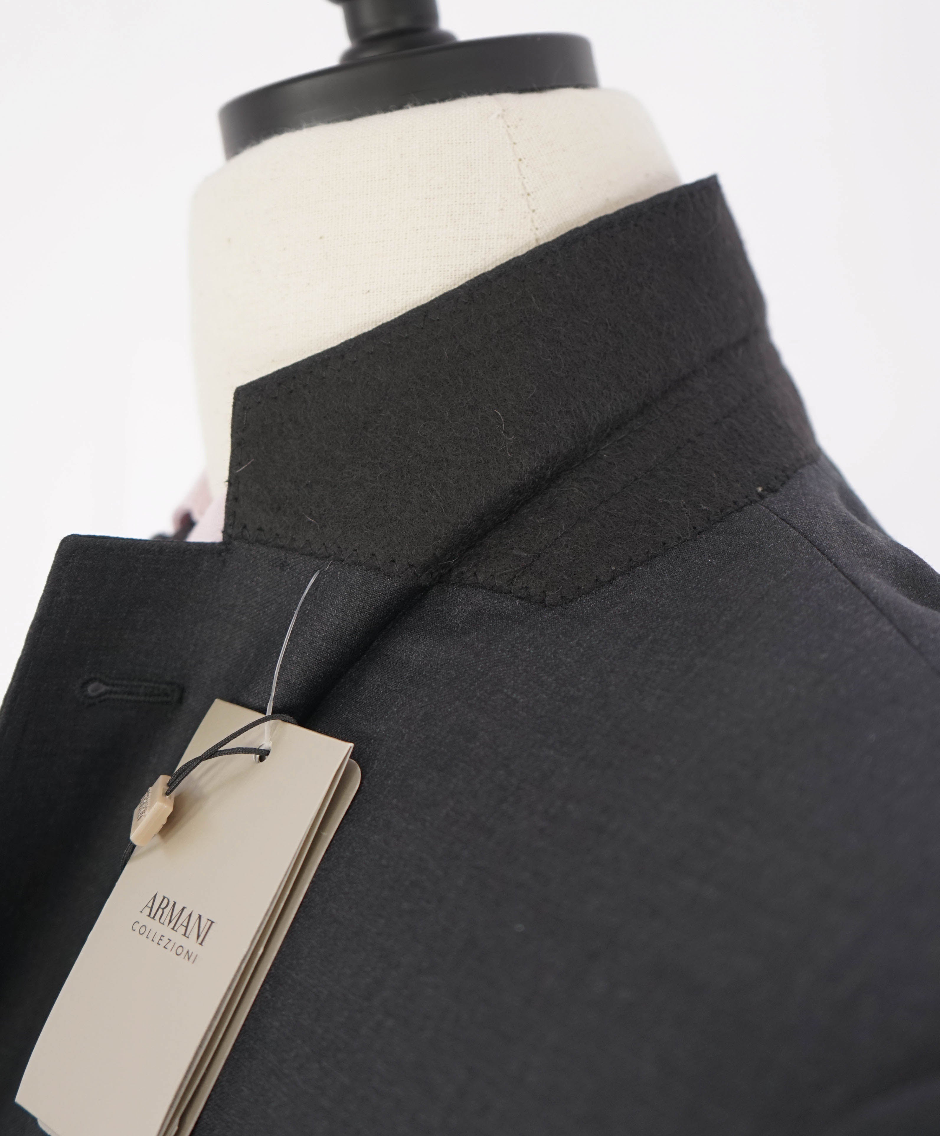 ARMANI COLLEZIONI - "G Line" Modern Charcoal Gray Notch Lapel Suit - 40R
