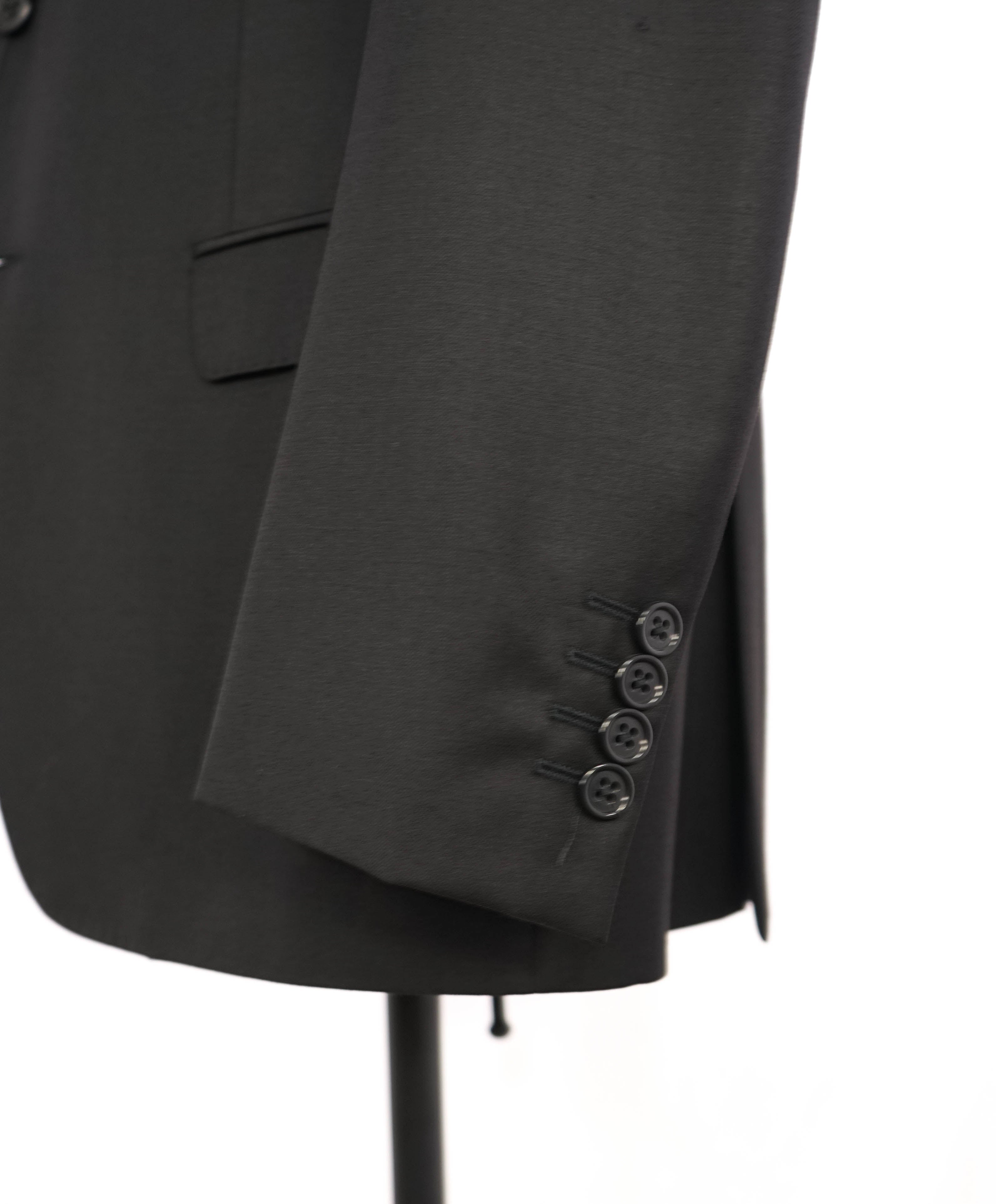 ARMANI COLLEZIONI - "G Line" Modern Solid Black Notch Lapel Suit - 40R