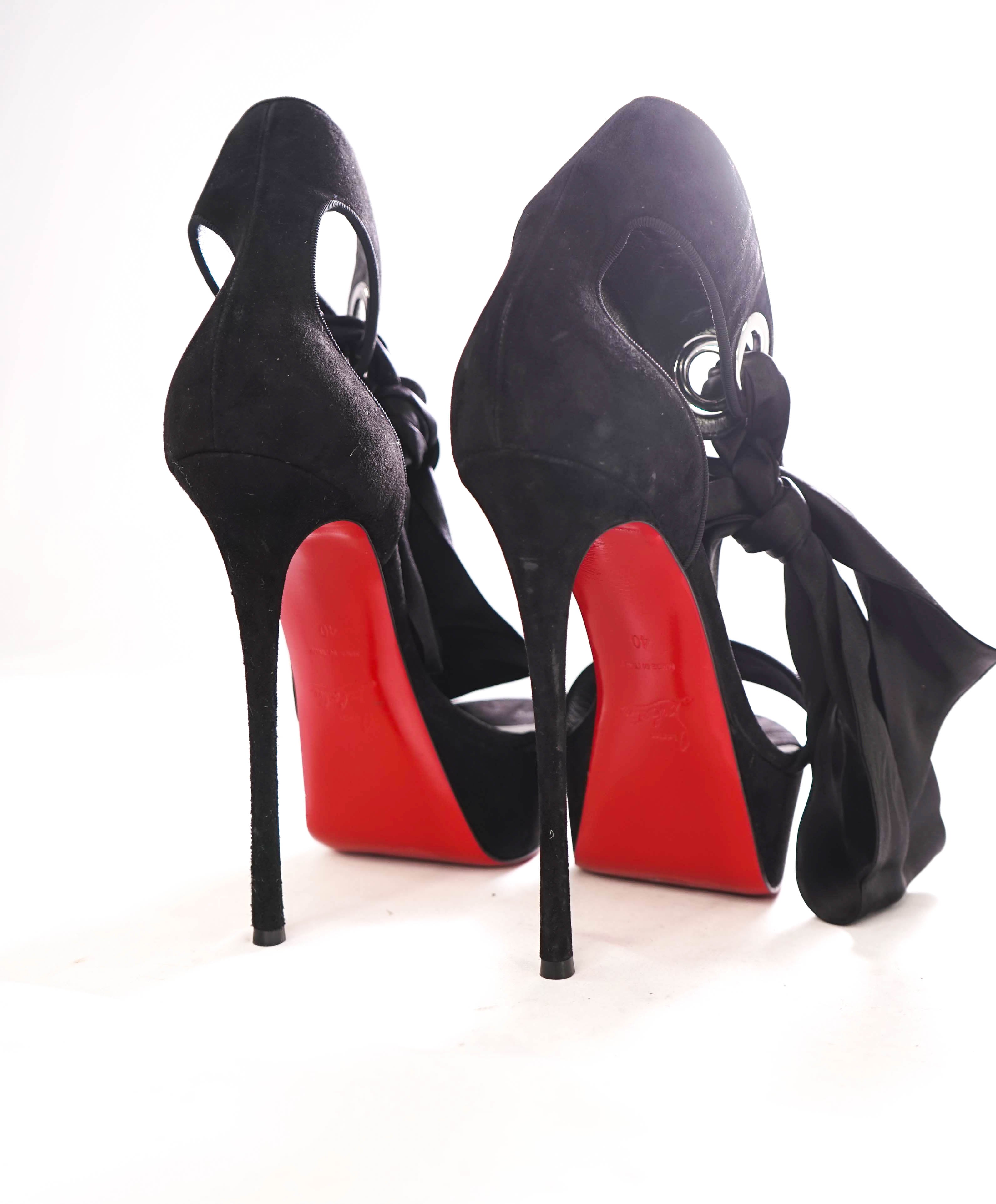 $1,495 CHRISTIAN LOUBOUTIN - "Torrida" Silk Bow Suede Platform Sandals - 40