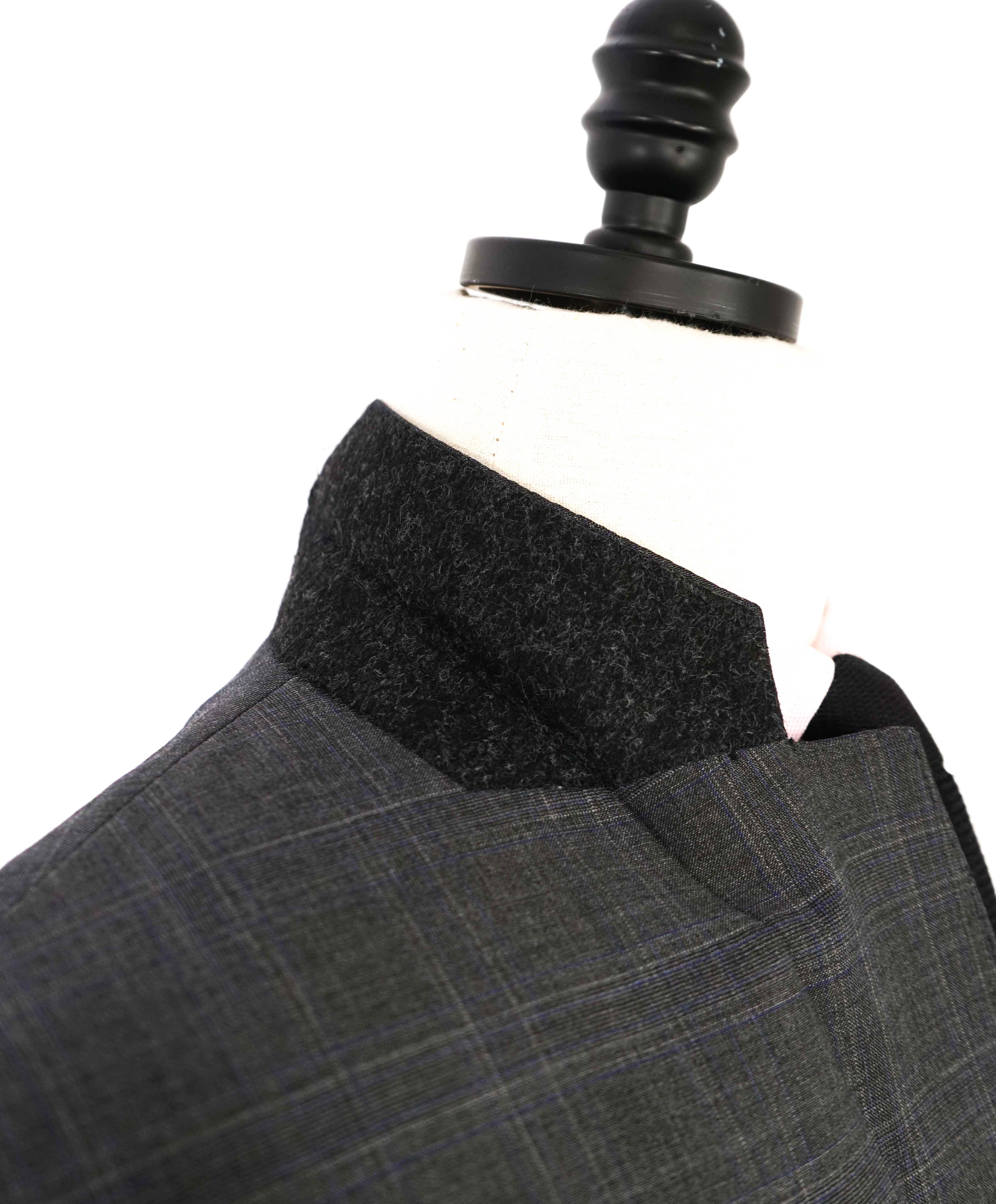 $2,000 ARMANI COLLEZIONI - Gray Check Plaid Notch Lapel Suit - 44R