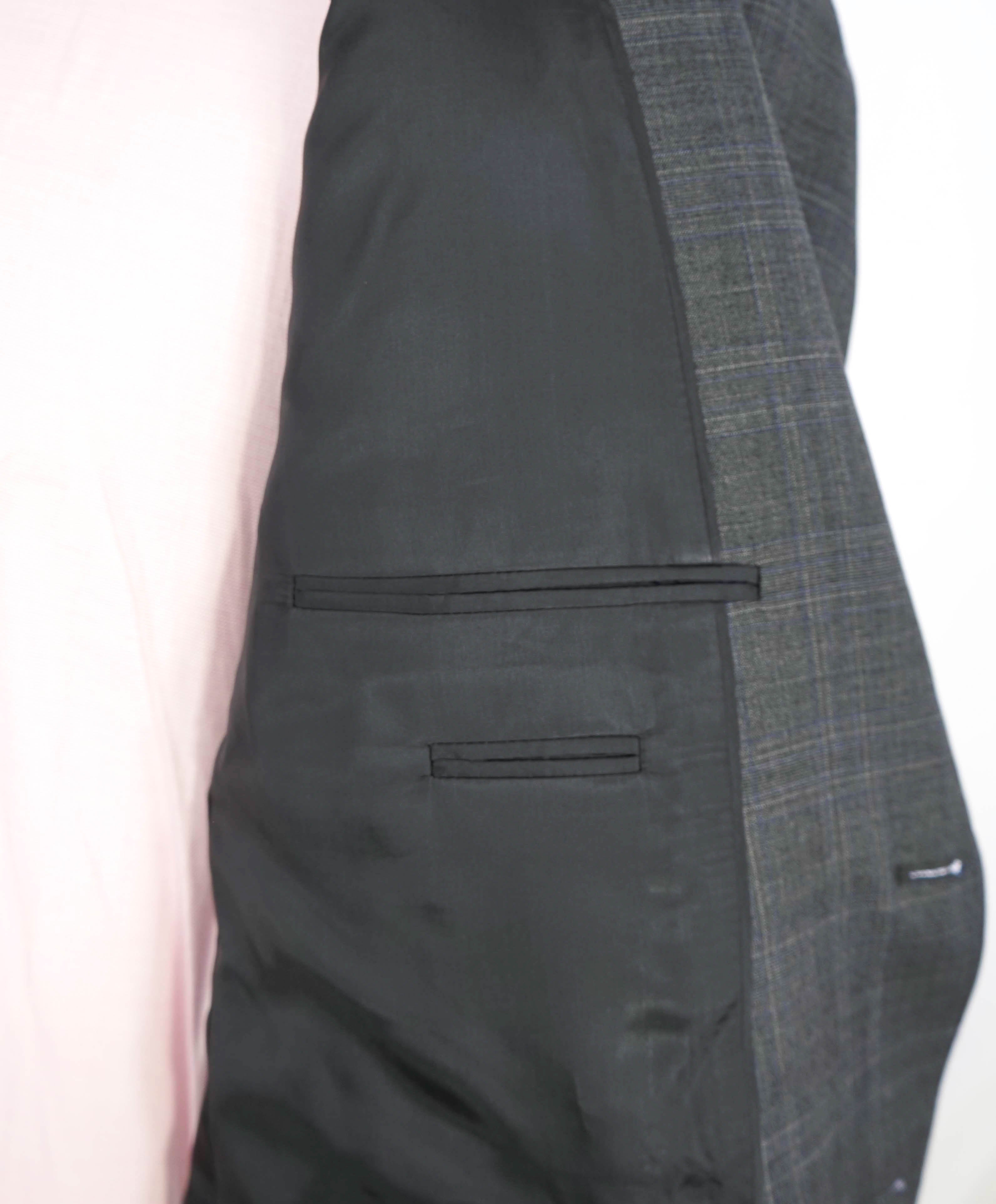 $2,000 ARMANI COLLEZIONI - Gray Check Plaid Notch Lapel Suit - 44R