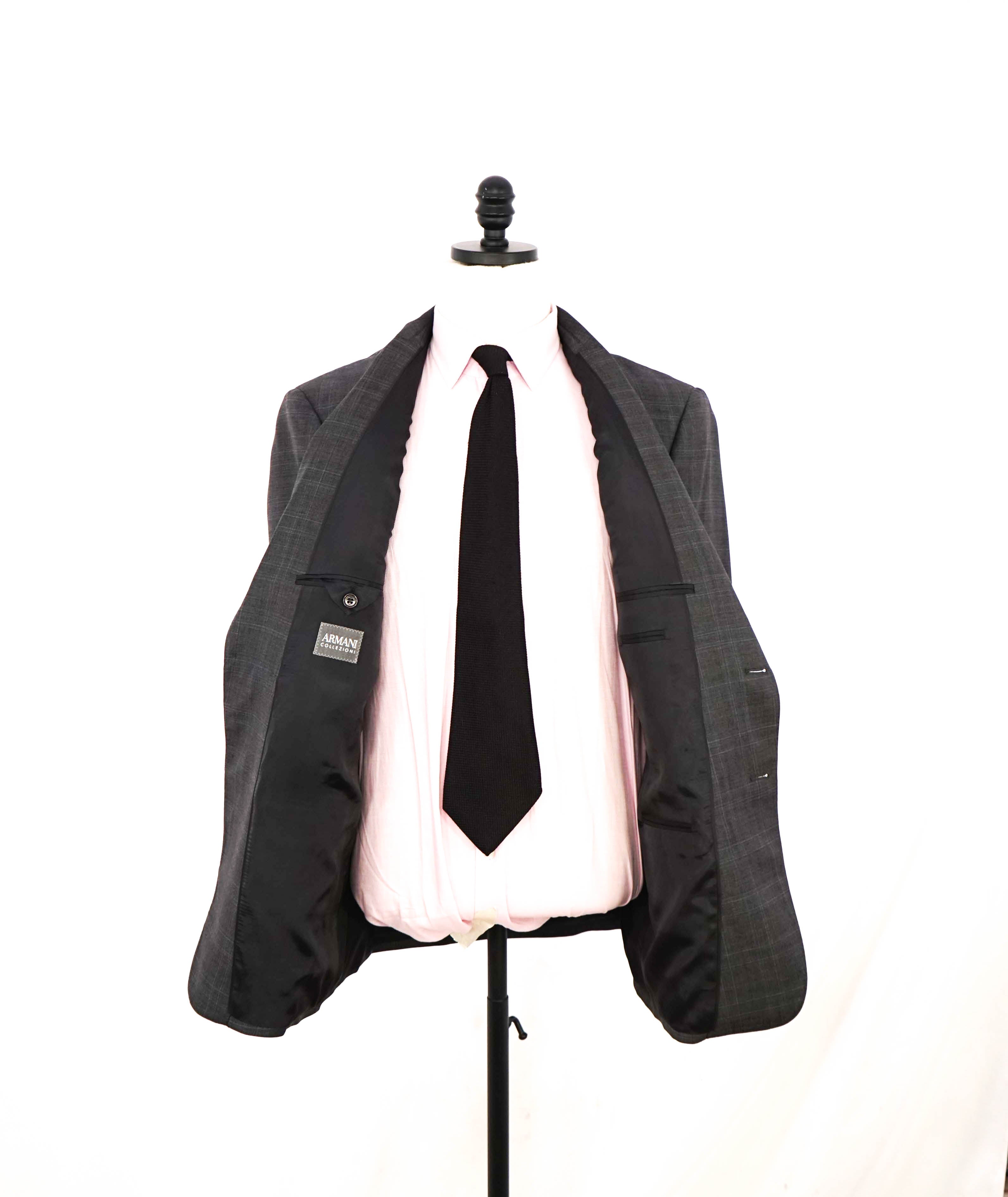 $2,000 ARMANI COLLEZIONI - Gray Check Plaid Notch Lapel Suit - 44R