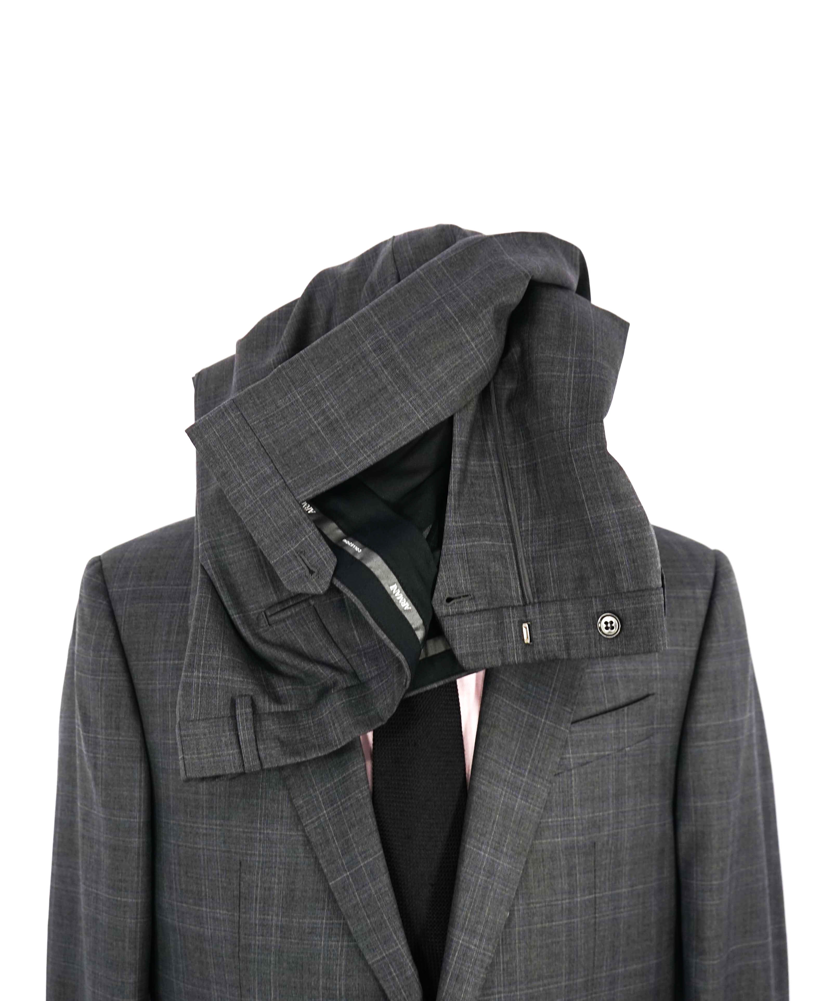 $2,000 ARMANI COLLEZIONI - Gray Check Plaid Notch Lapel Suit - 44R
